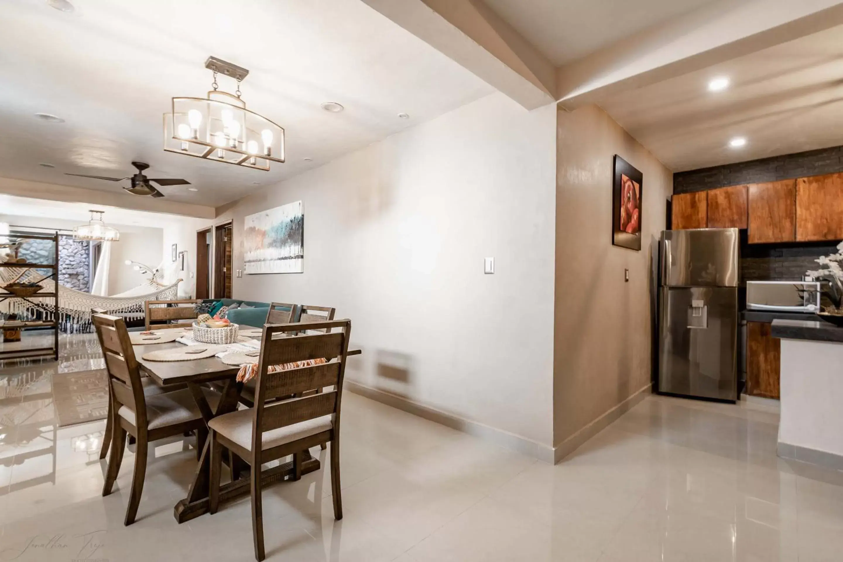 Dining Area in El Zaguán Colonial by GuruHotel