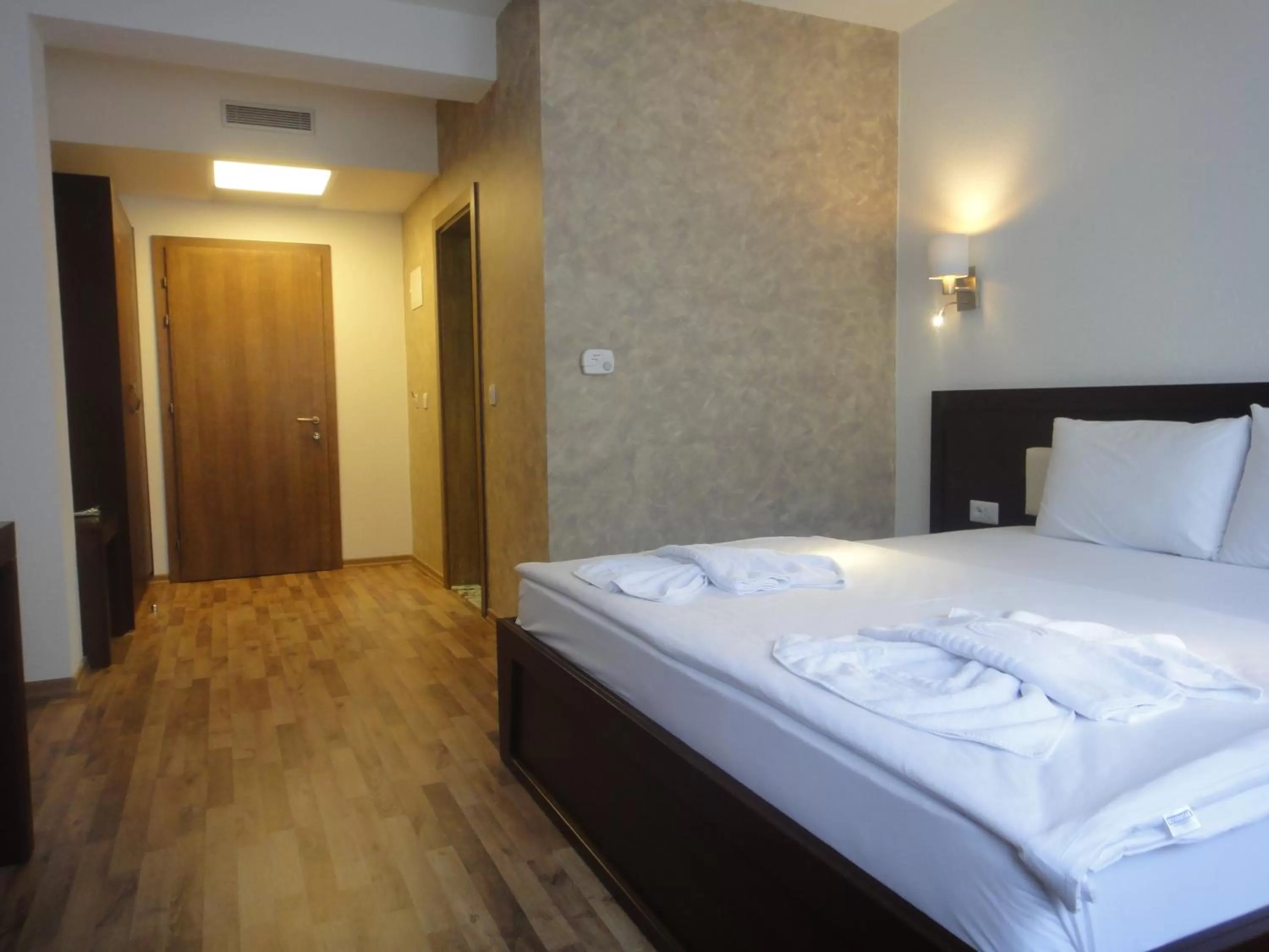 Bedroom, Bed in Hotel Centrum Prizren