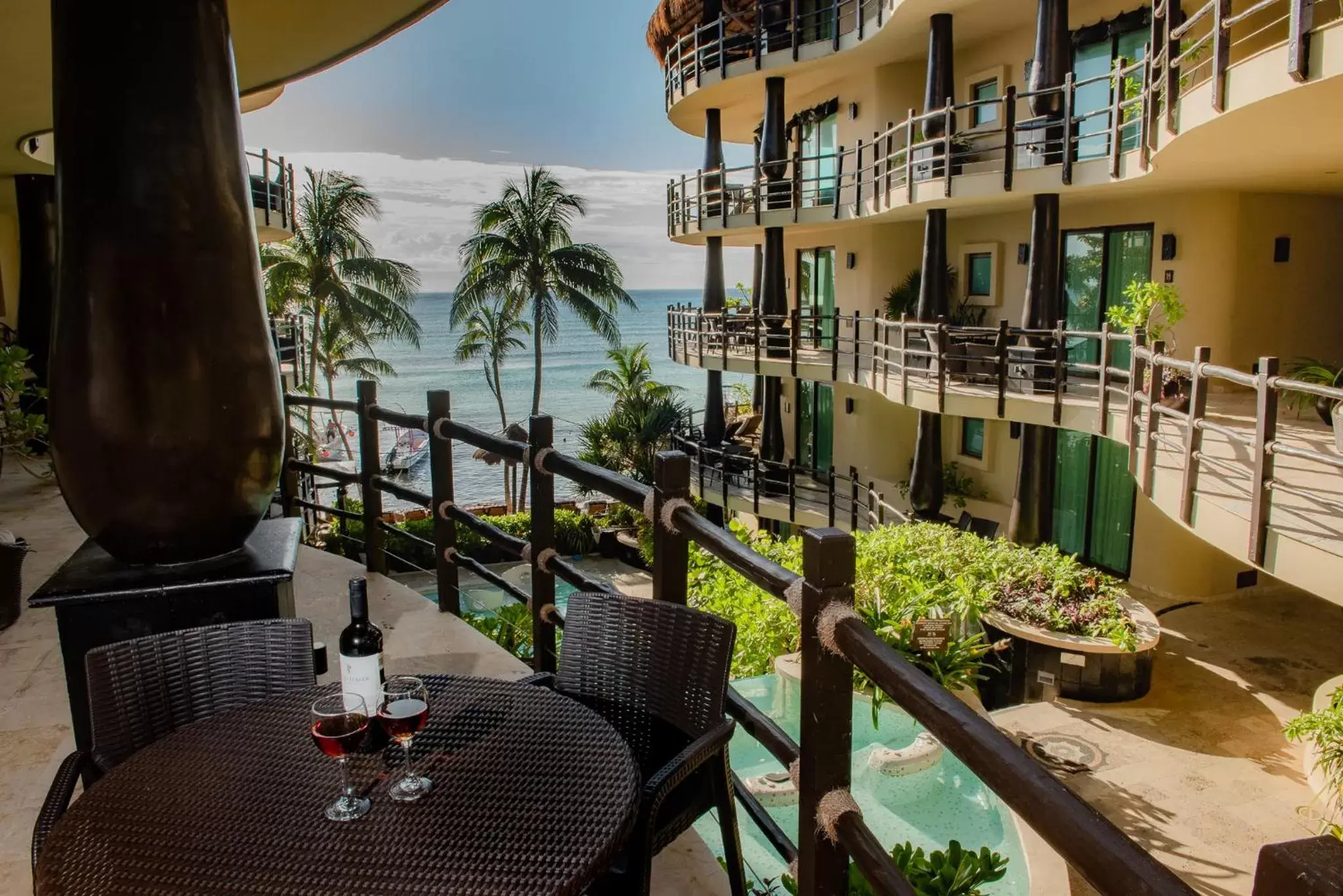 Property building, Balcony/Terrace in El Taj Oceanfront and Beachside Condo Hotel