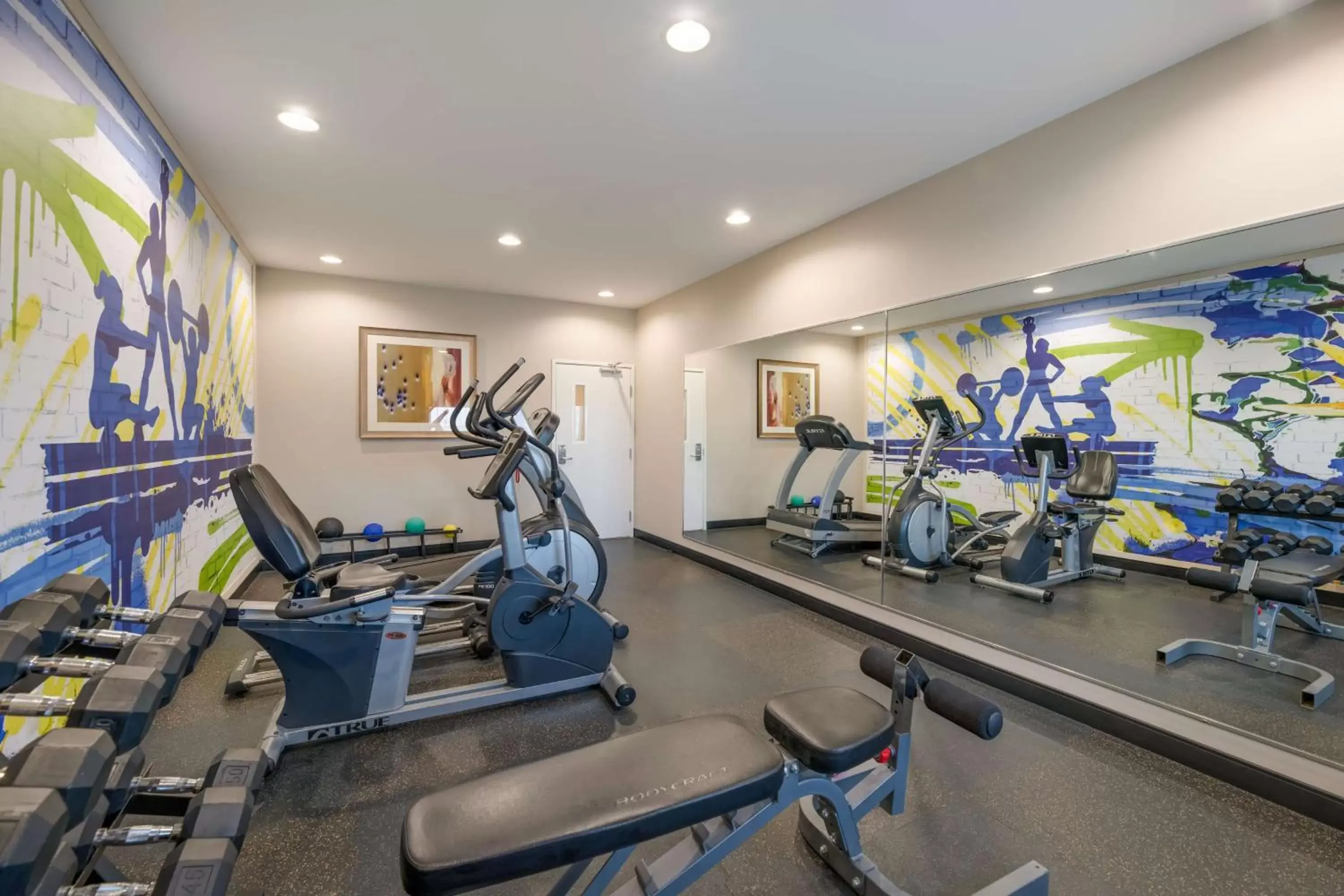 Spa and wellness centre/facilities, Fitness Center/Facilities in Best Western North Bryant Inn
