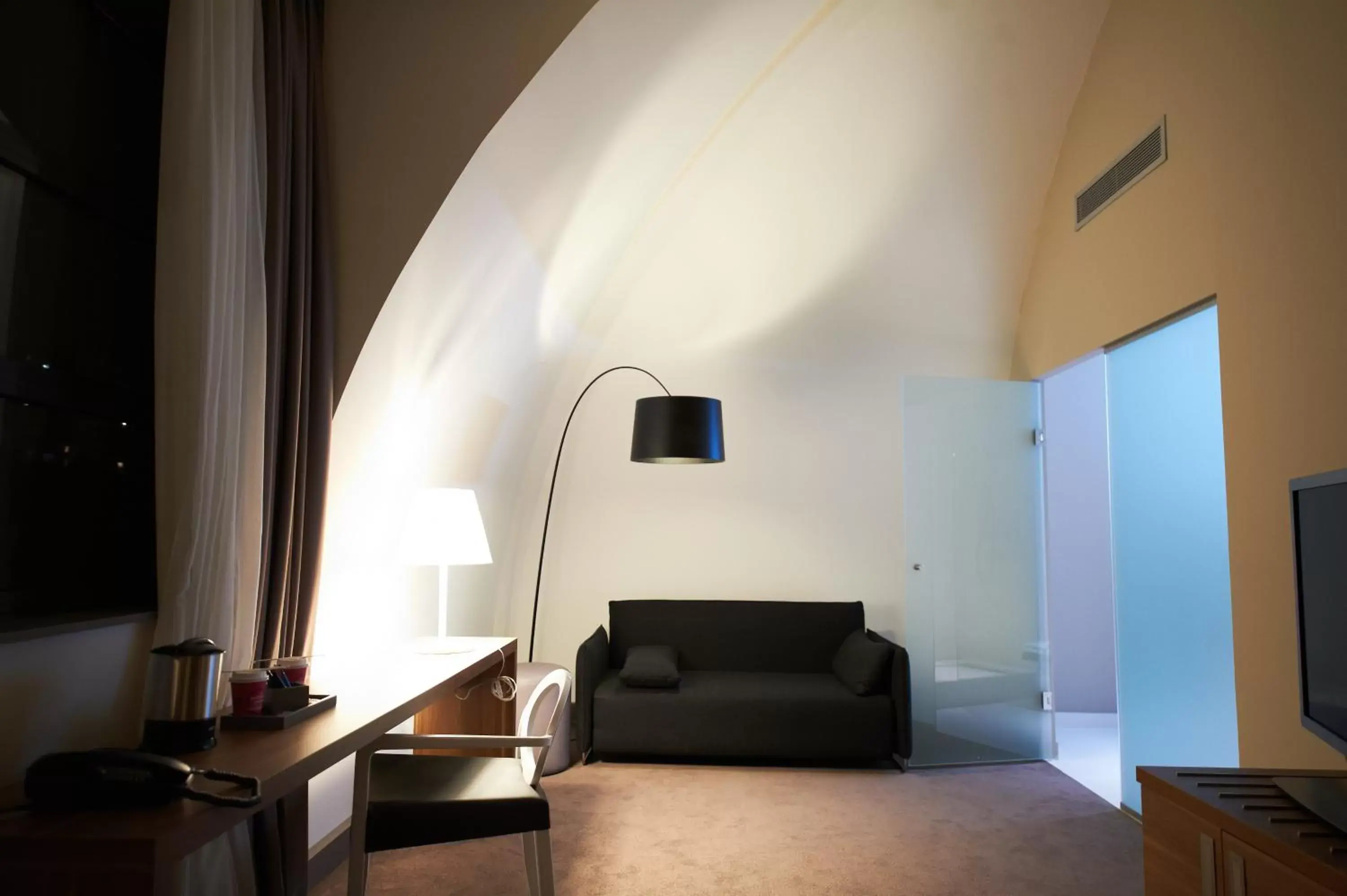 Bathroom, Seating Area in Mercure Cholet Centre