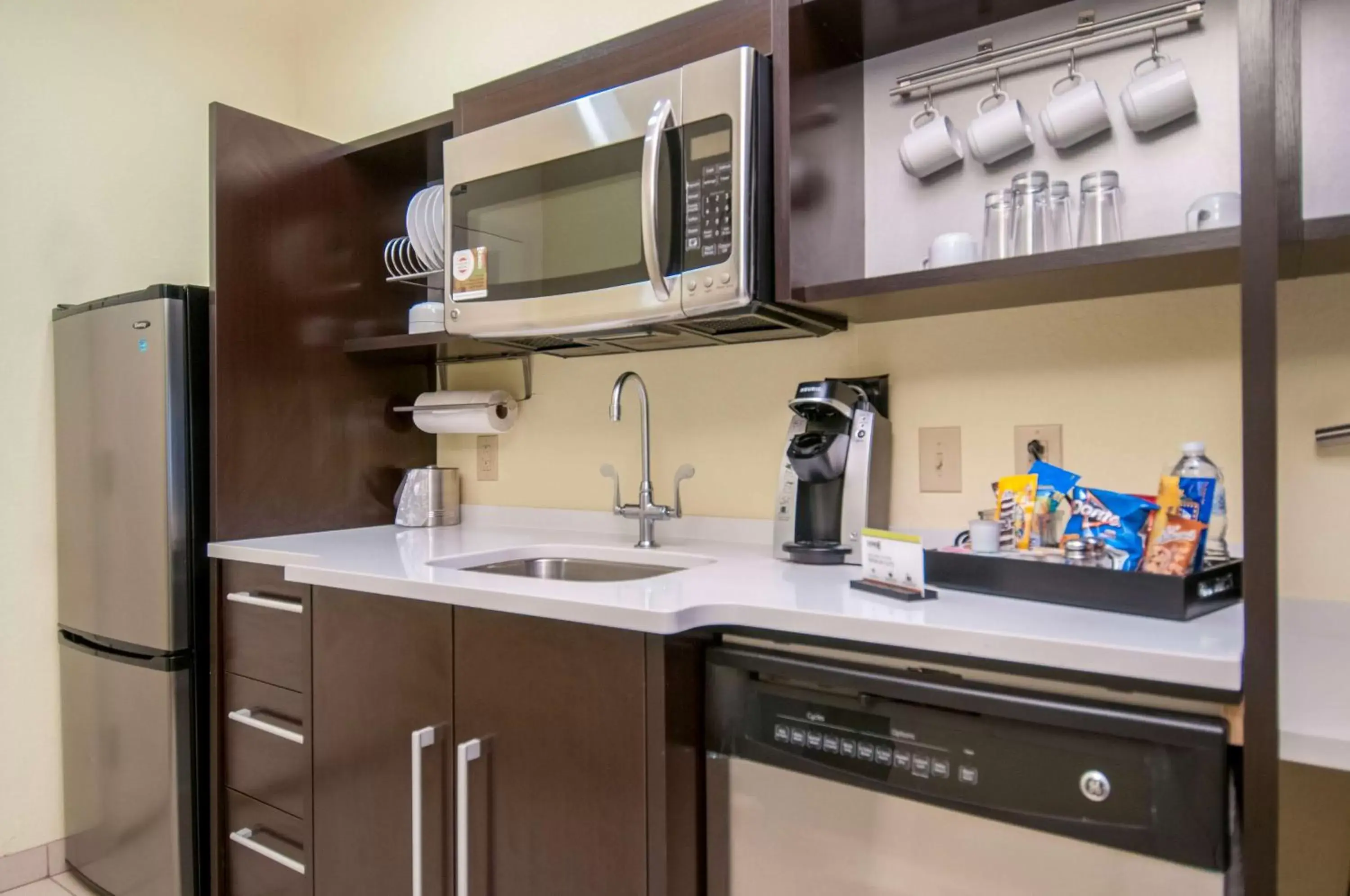 Kitchen or kitchenette, Kitchen/Kitchenette in Home2 Suites by Hilton Ridgeland