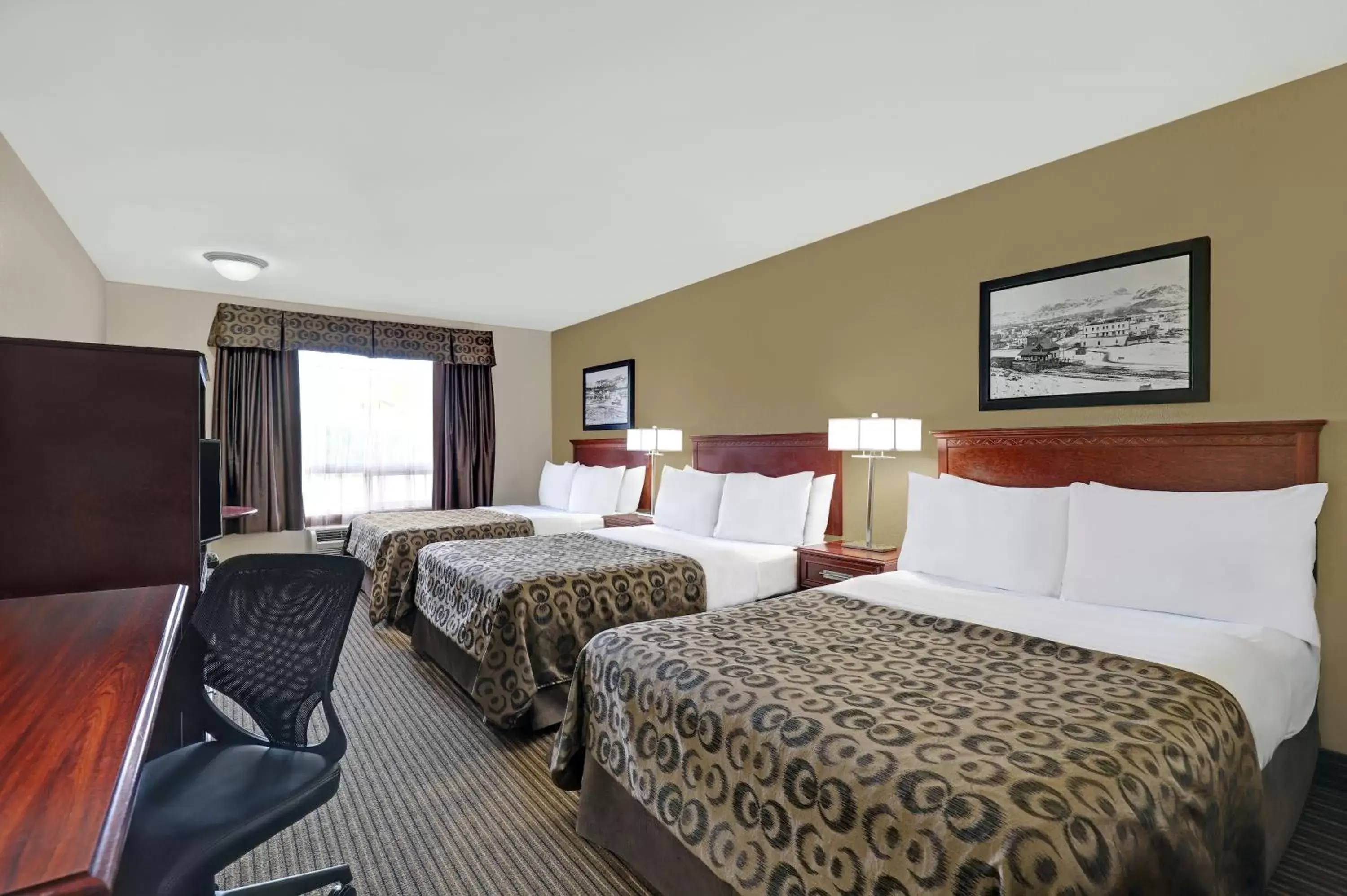 Bedroom, Bed in SureStay Plus Hotel by Best Western Drumheller