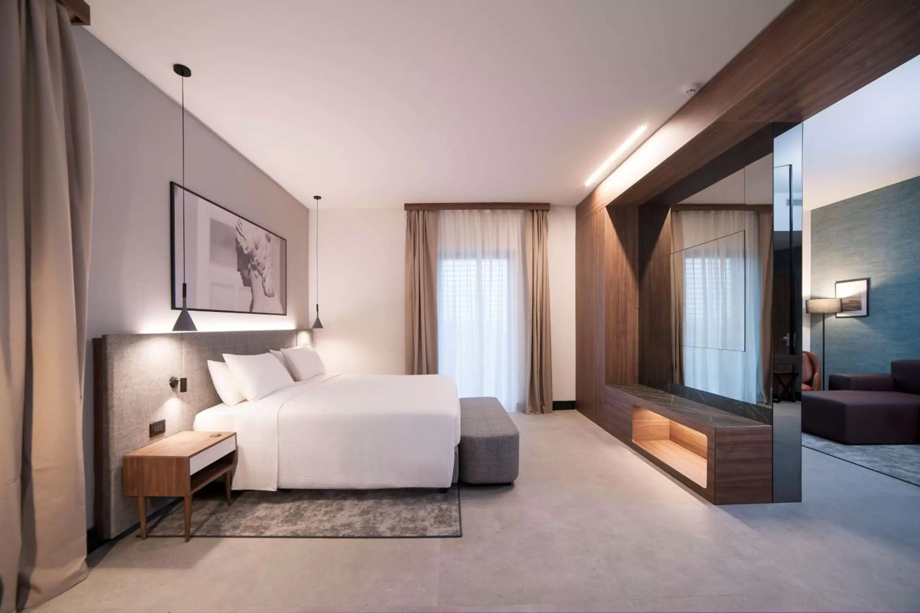 Photo of the whole room, Bed in Radisson Hotel Nola Naples Photo of the whole room, Bed in Radisson Hotel Nola Naples