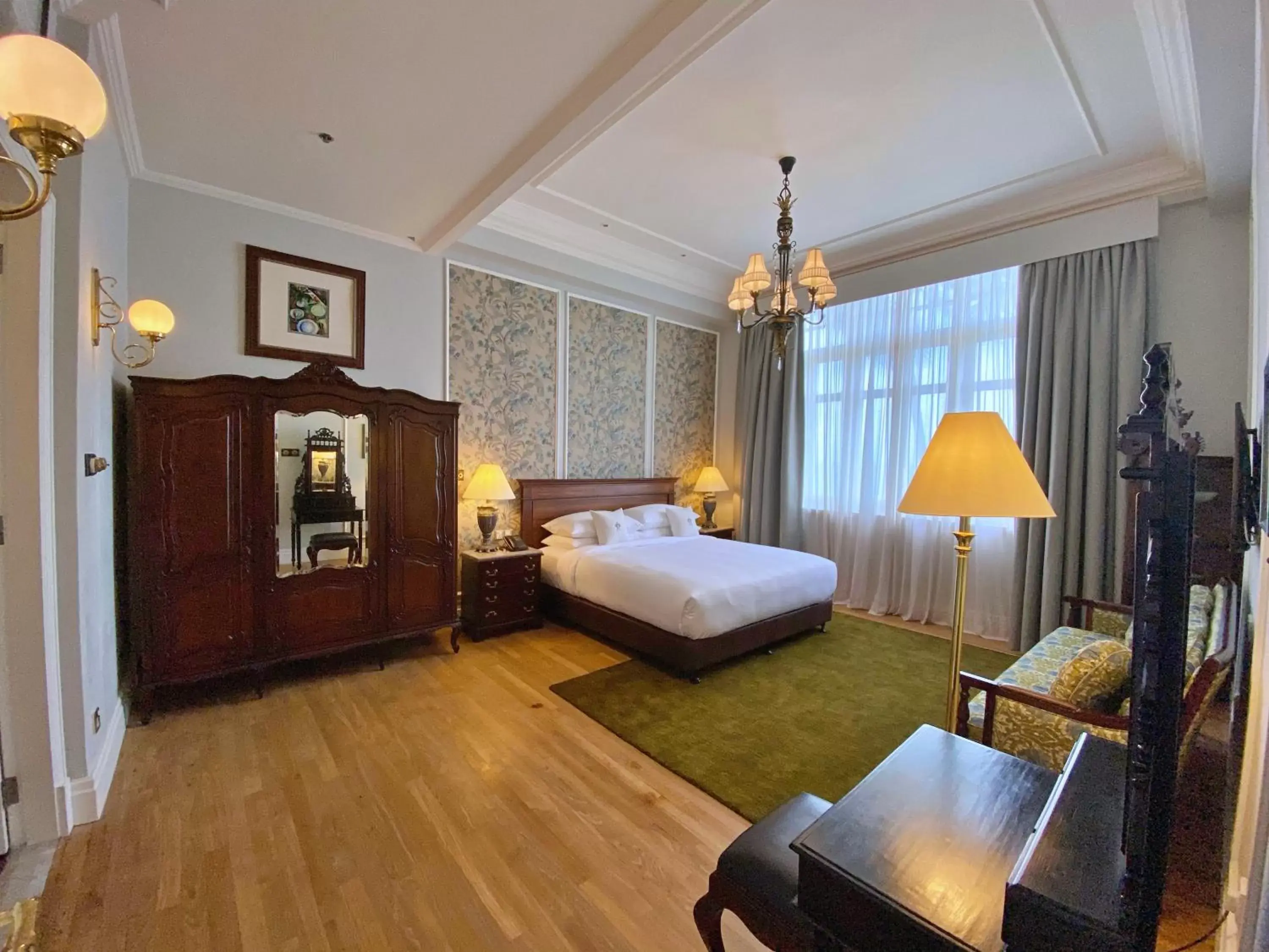 Bedroom in Eastern & Oriental Hotel