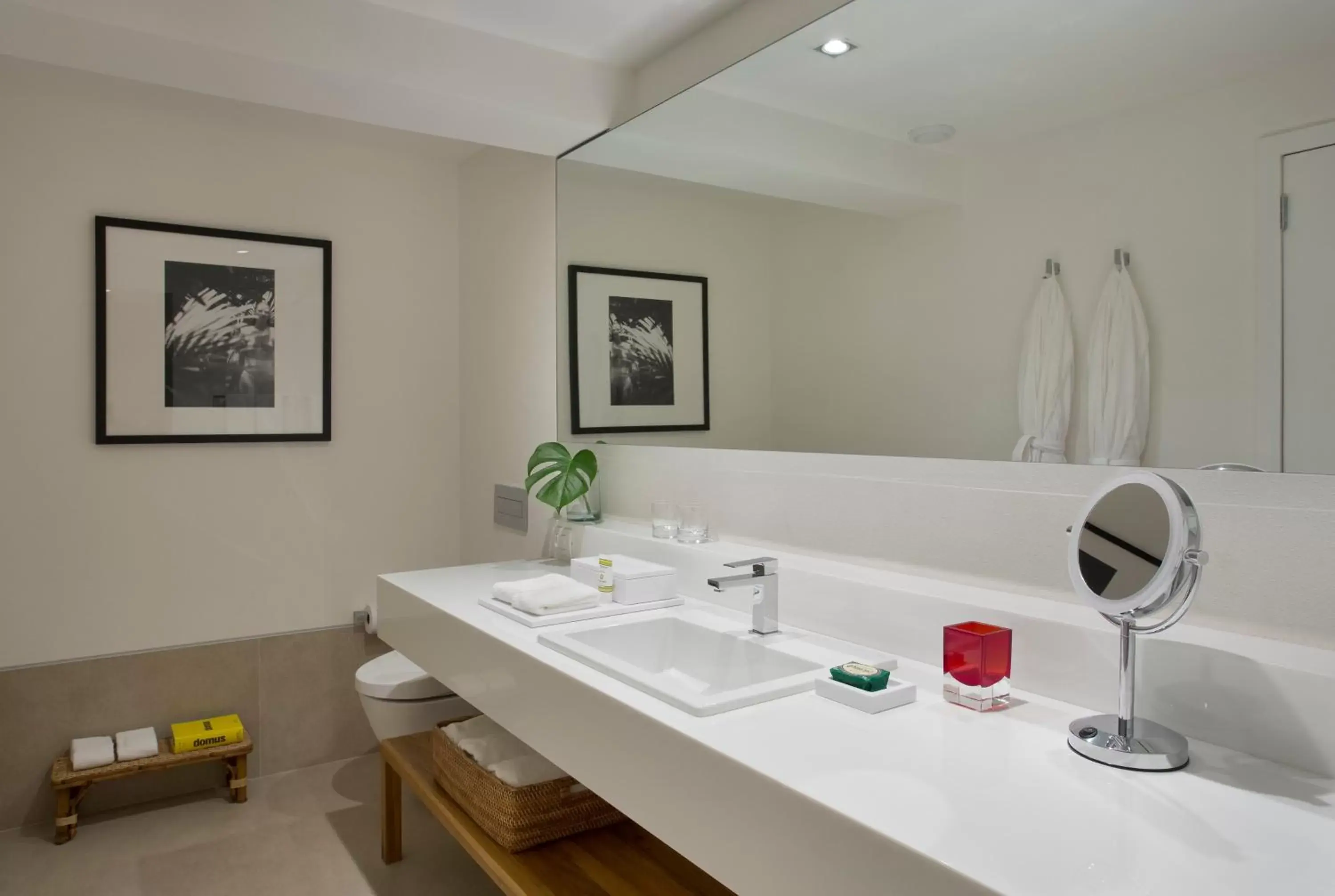 Bathroom in JANEIRO Hotel