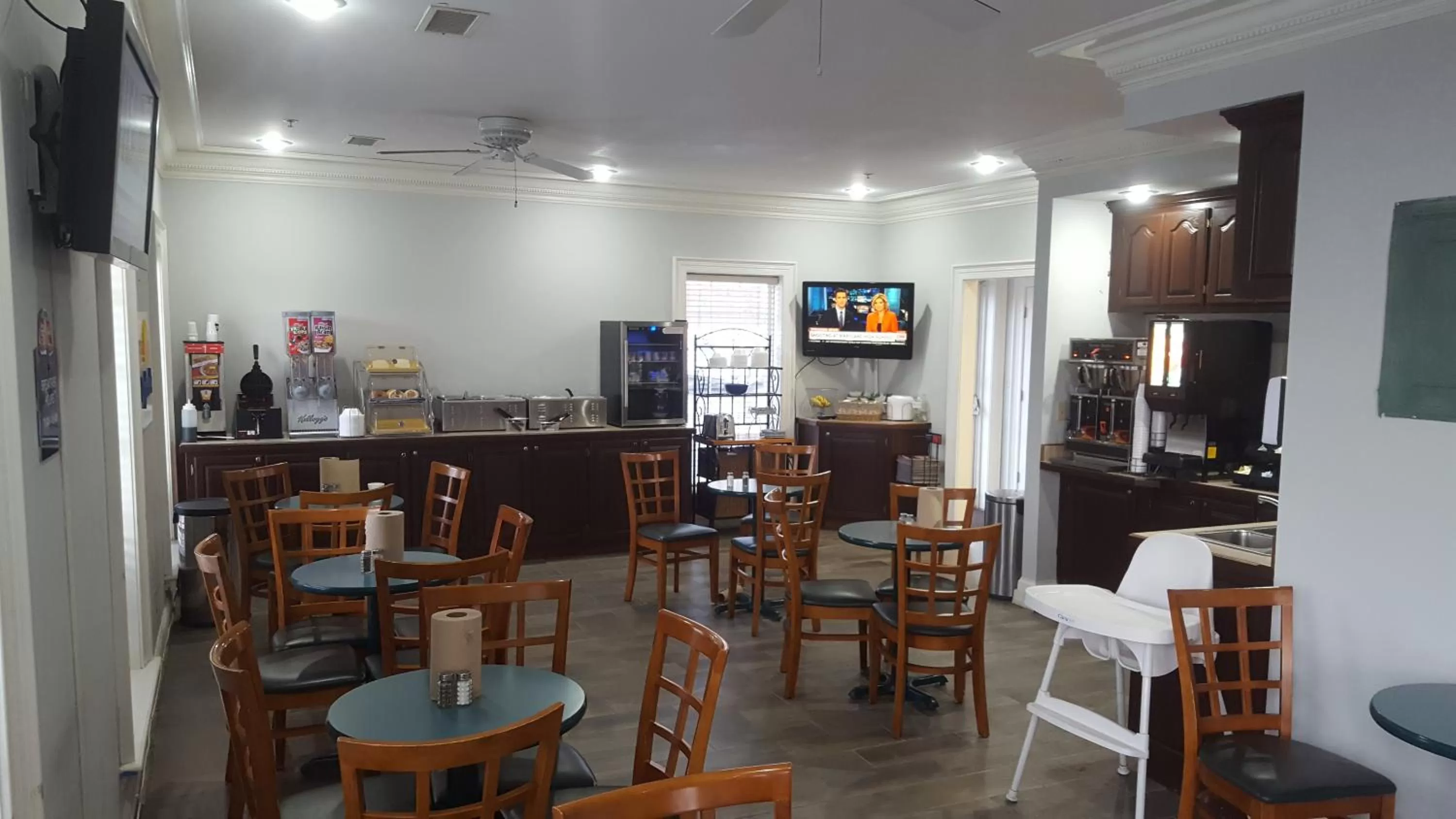 Buffet breakfast, Restaurant/Places to Eat in Days Inn by Wyndham Branson/Near the Strip