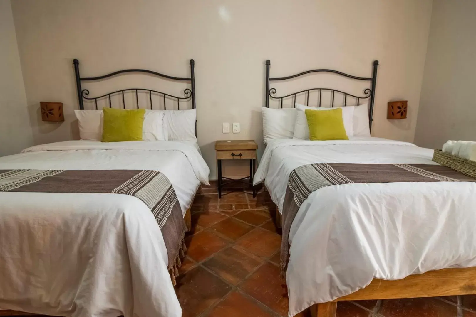 Photo of the whole room, Bed in Puerta San Pedro