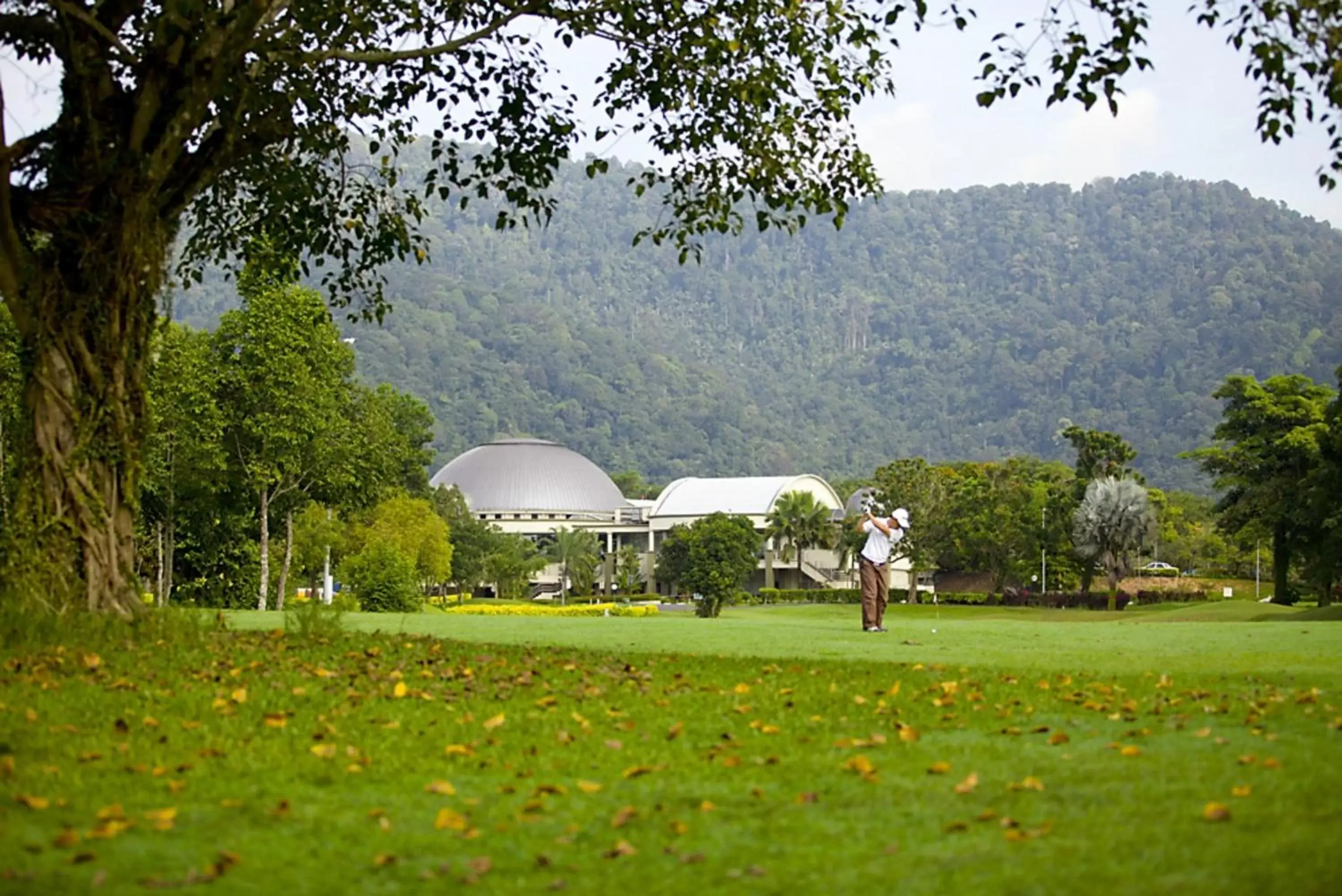 Golfcourse, Garden in Meru Suites at Meru Valley Resort