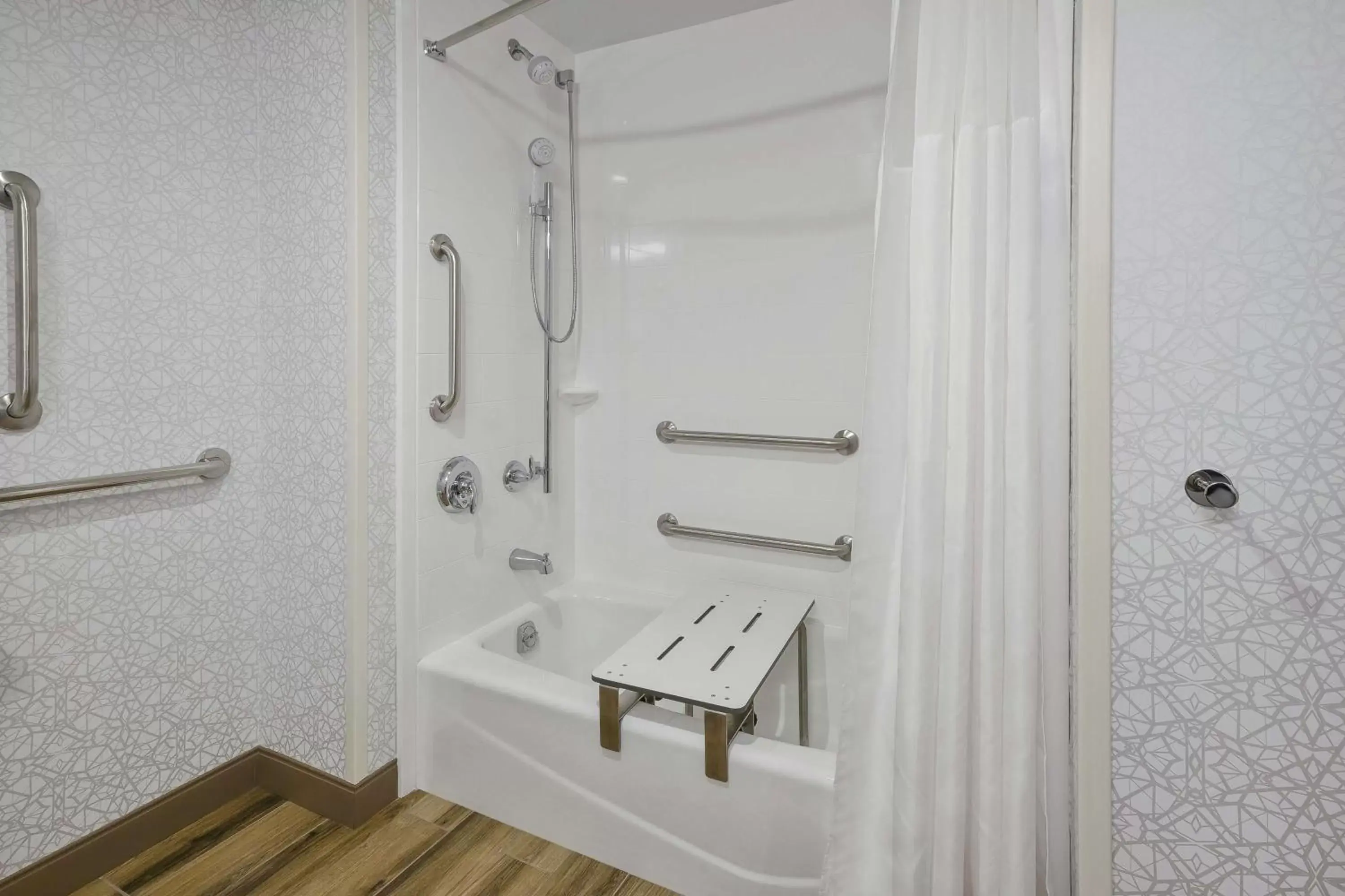 Bathroom in Hampton Inn & Suites Grandville Grand Rapids South