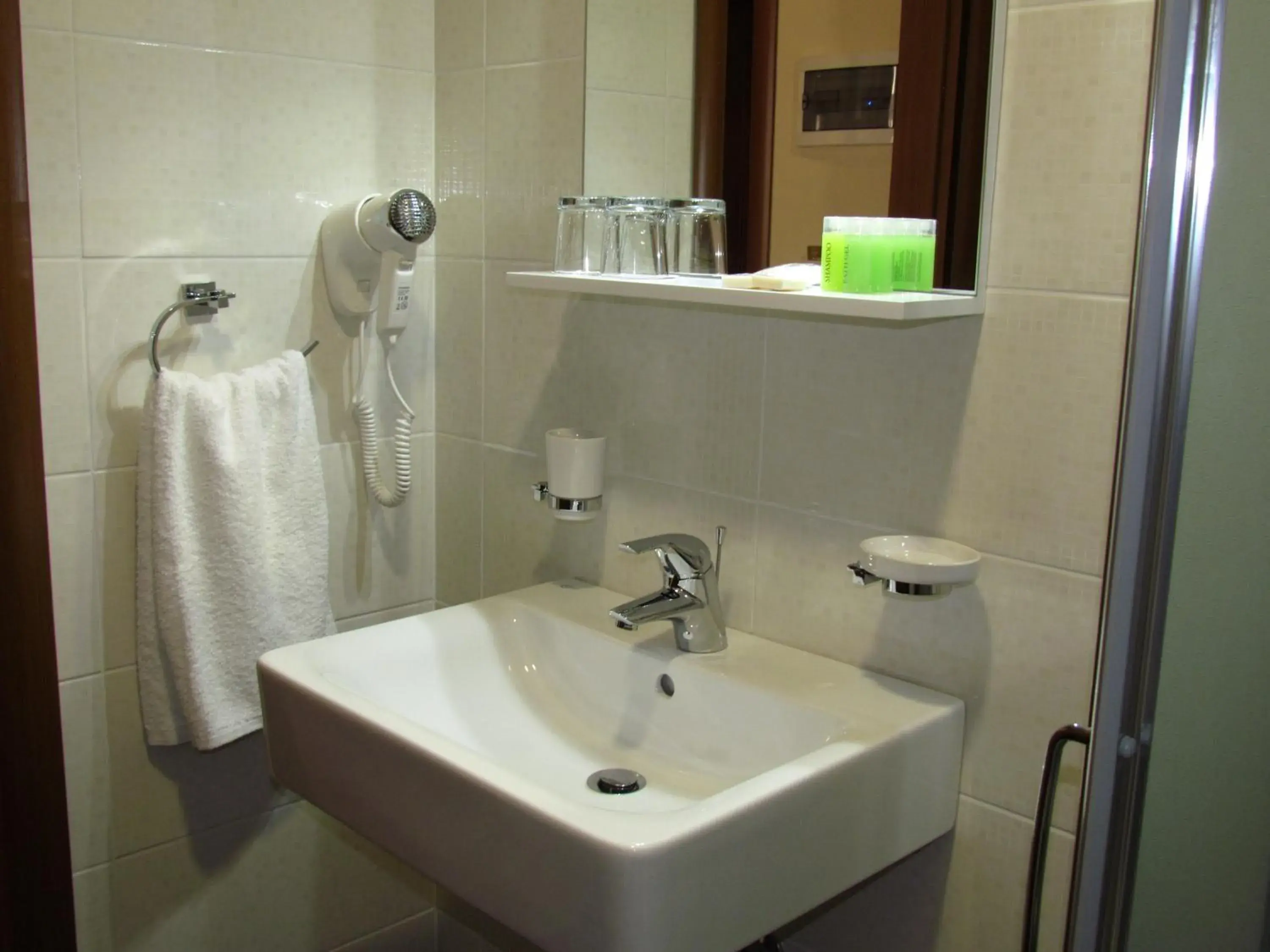 Bathroom in Hotel Argjiro