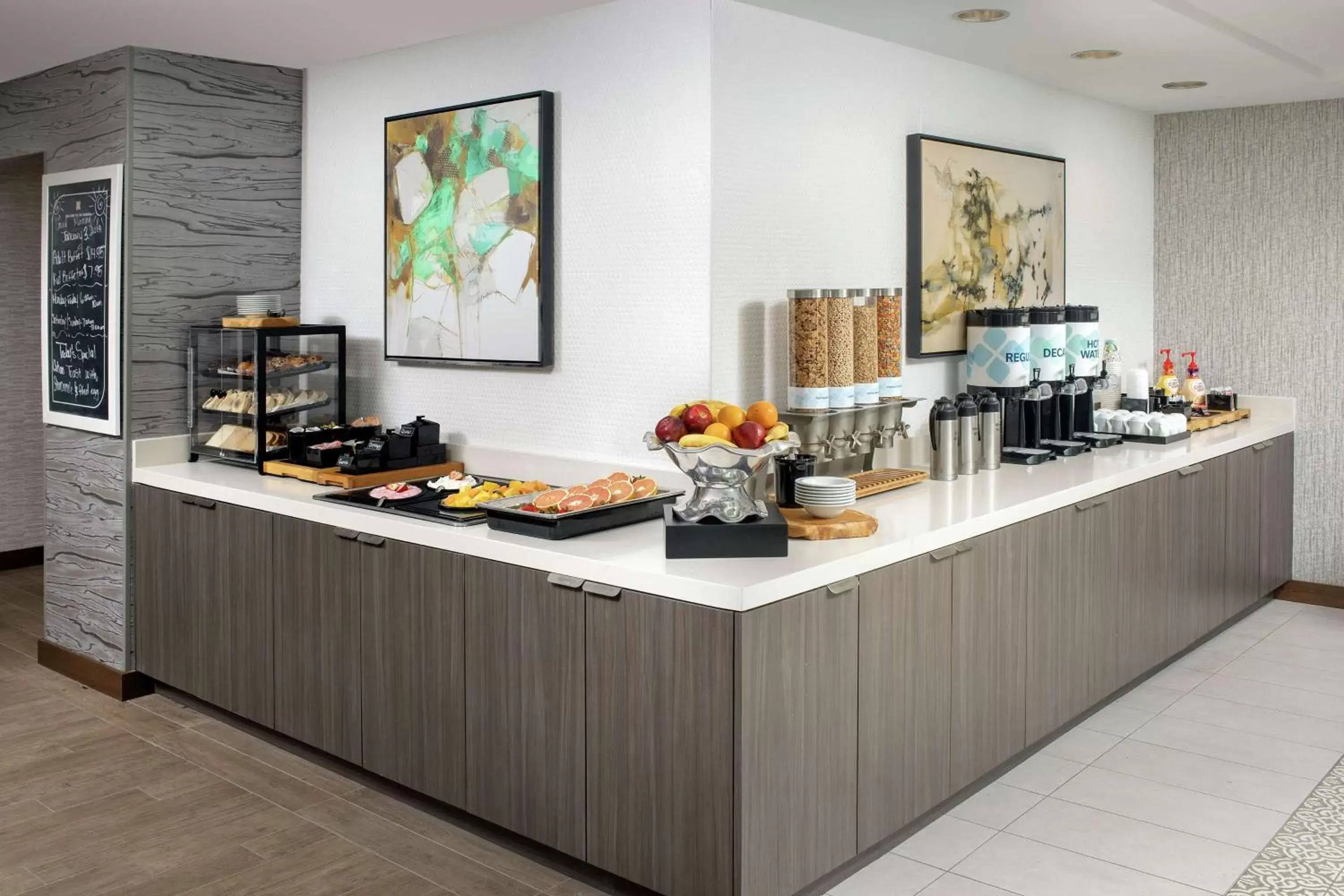 Dining area, Food in Hilton Garden Inn Miami Brickell South