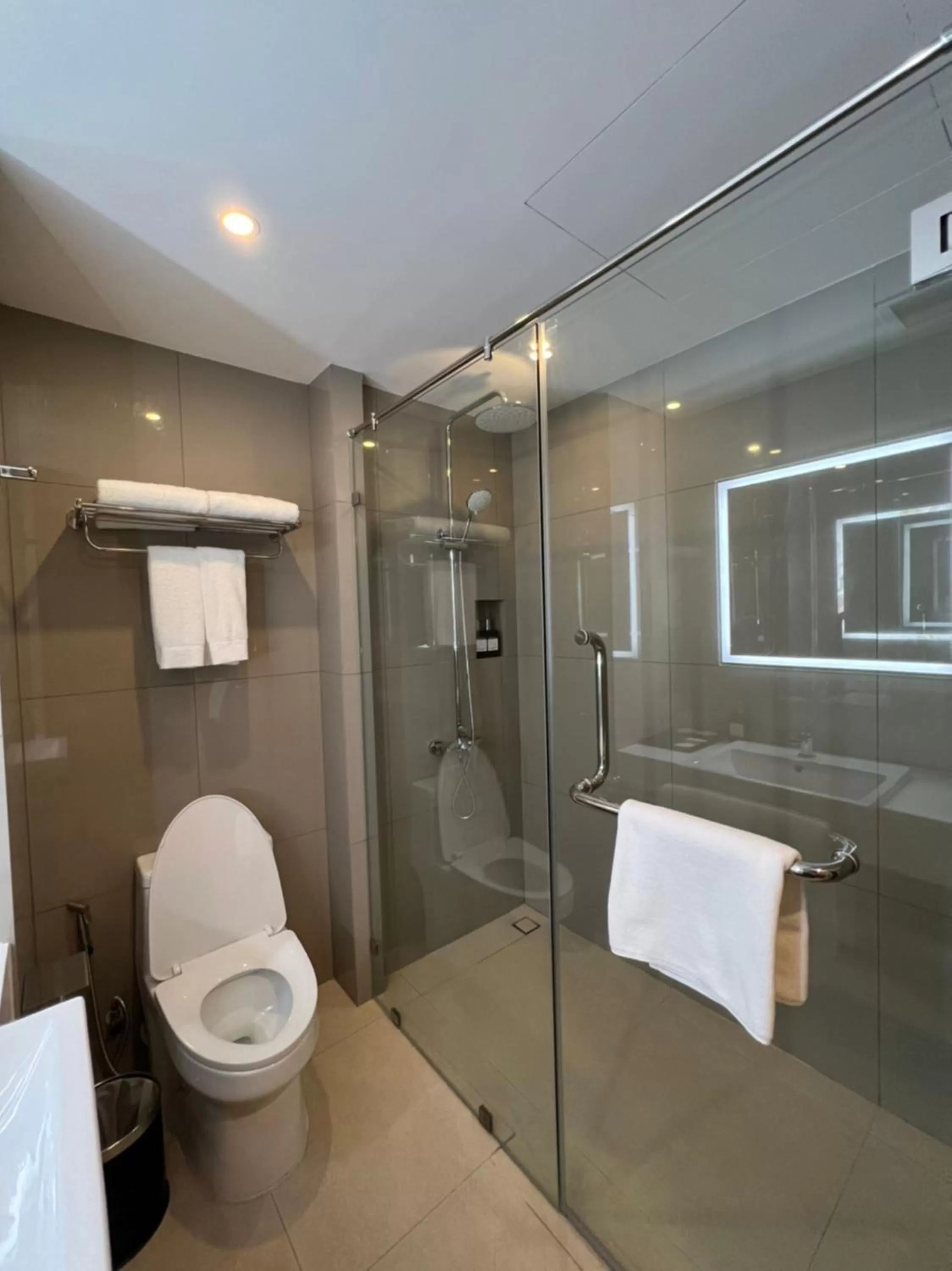 Bathroom in Best Western Nada Don Mueang Airport hotel