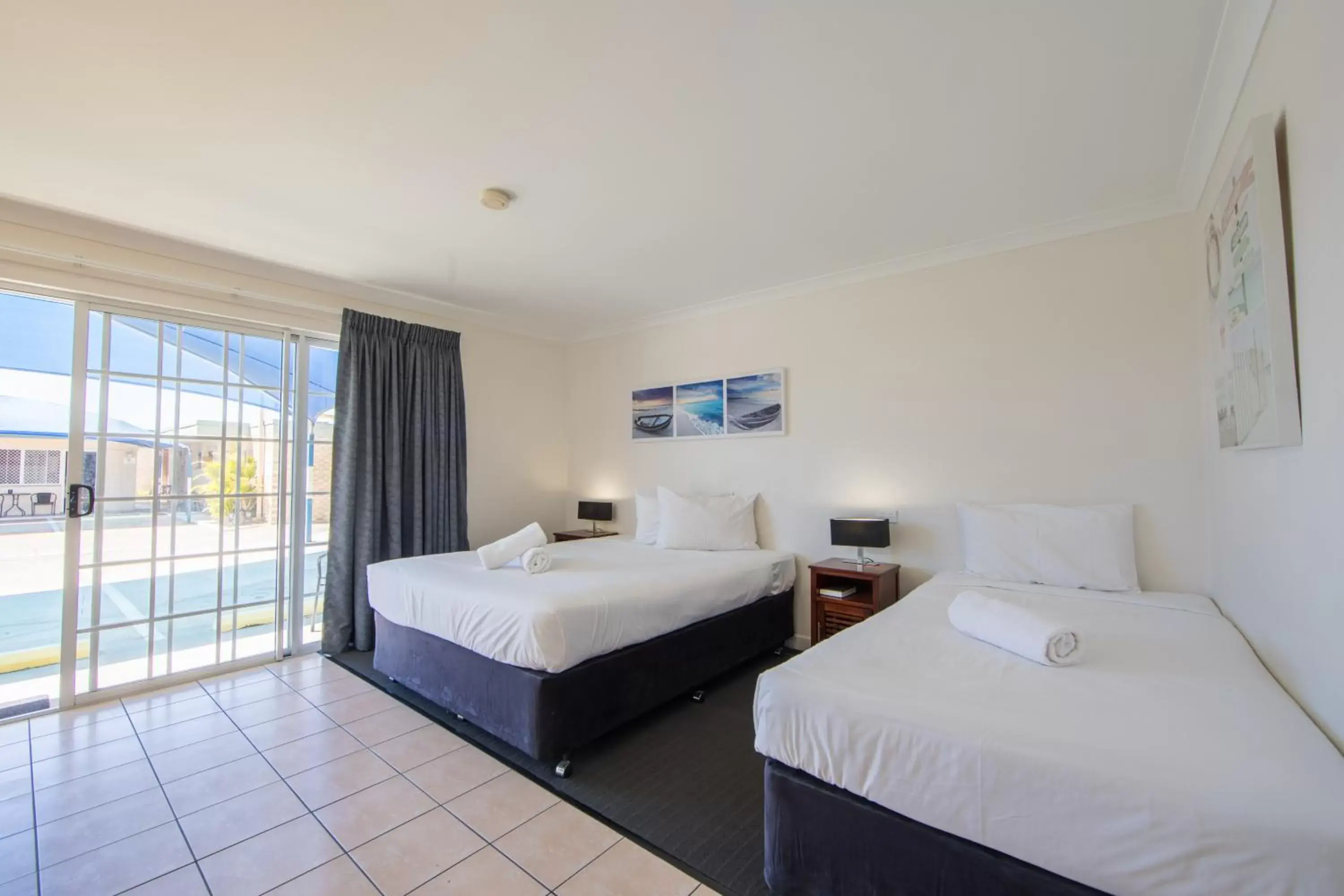 Bedroom, Bed in Caboolture Motel