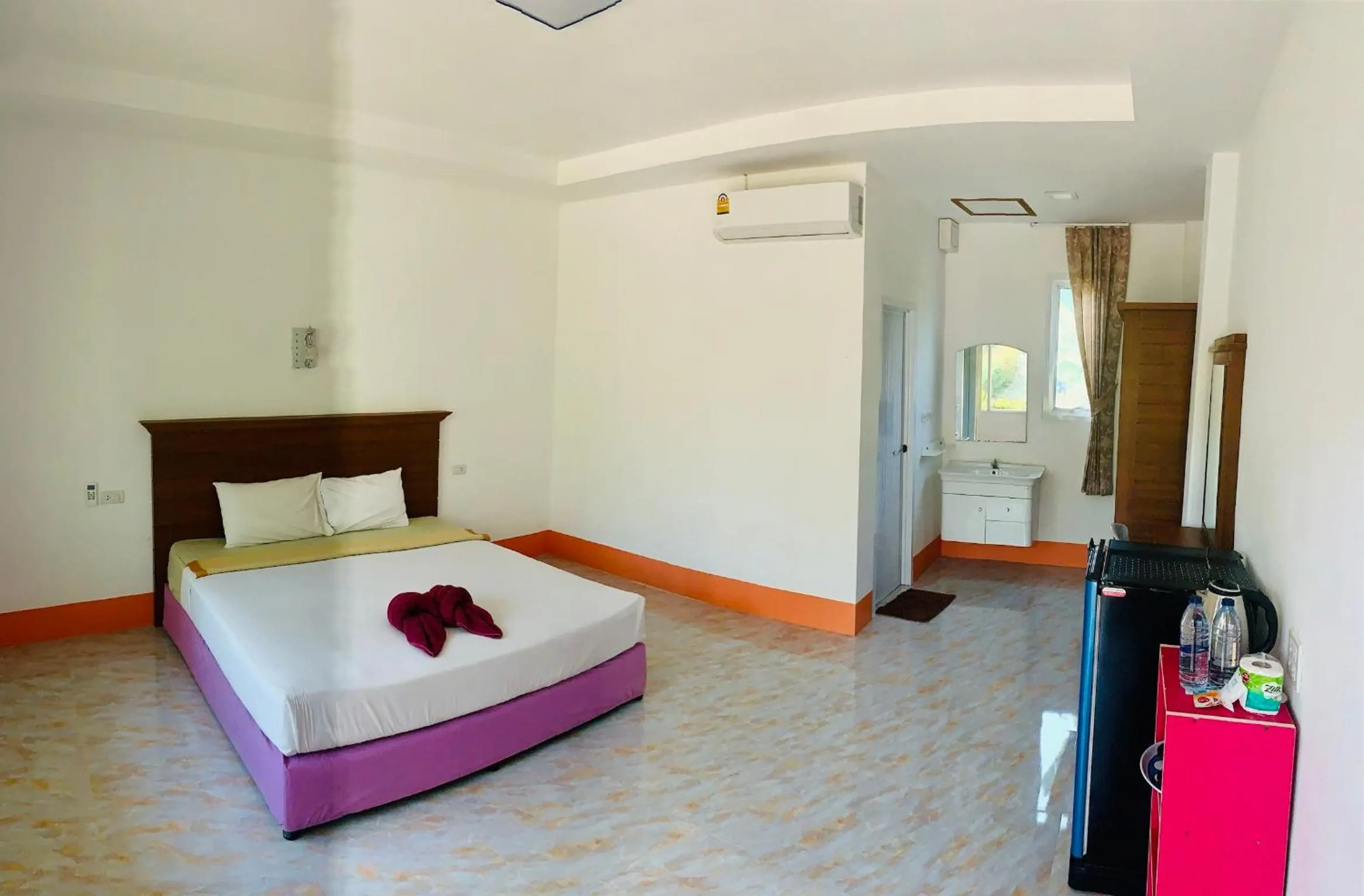 Bed in Lanta Paradise Beach Resort