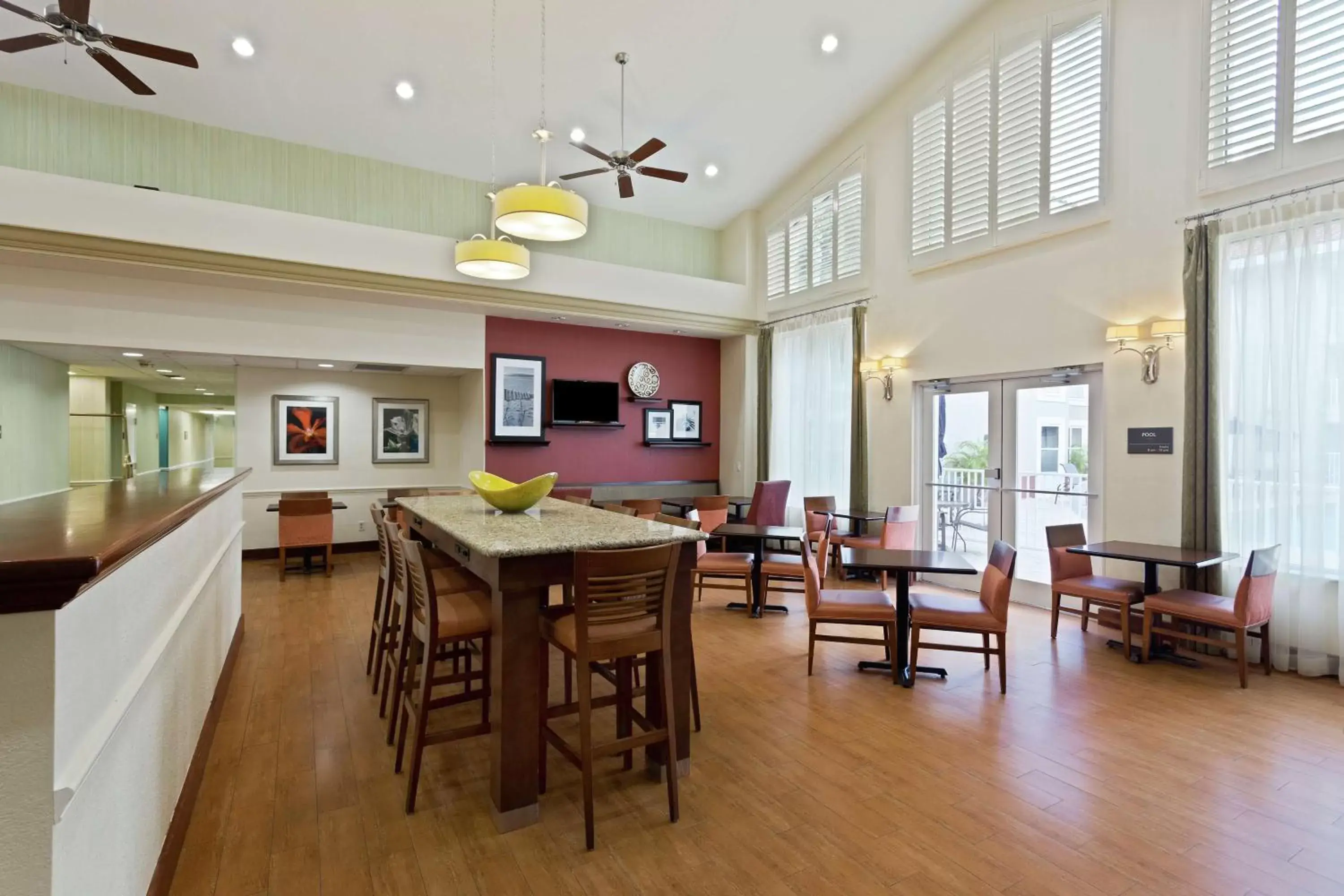 Dining area, Restaurant/Places to Eat in Hampton Inn & Suites Venice Bayside South Sarasota