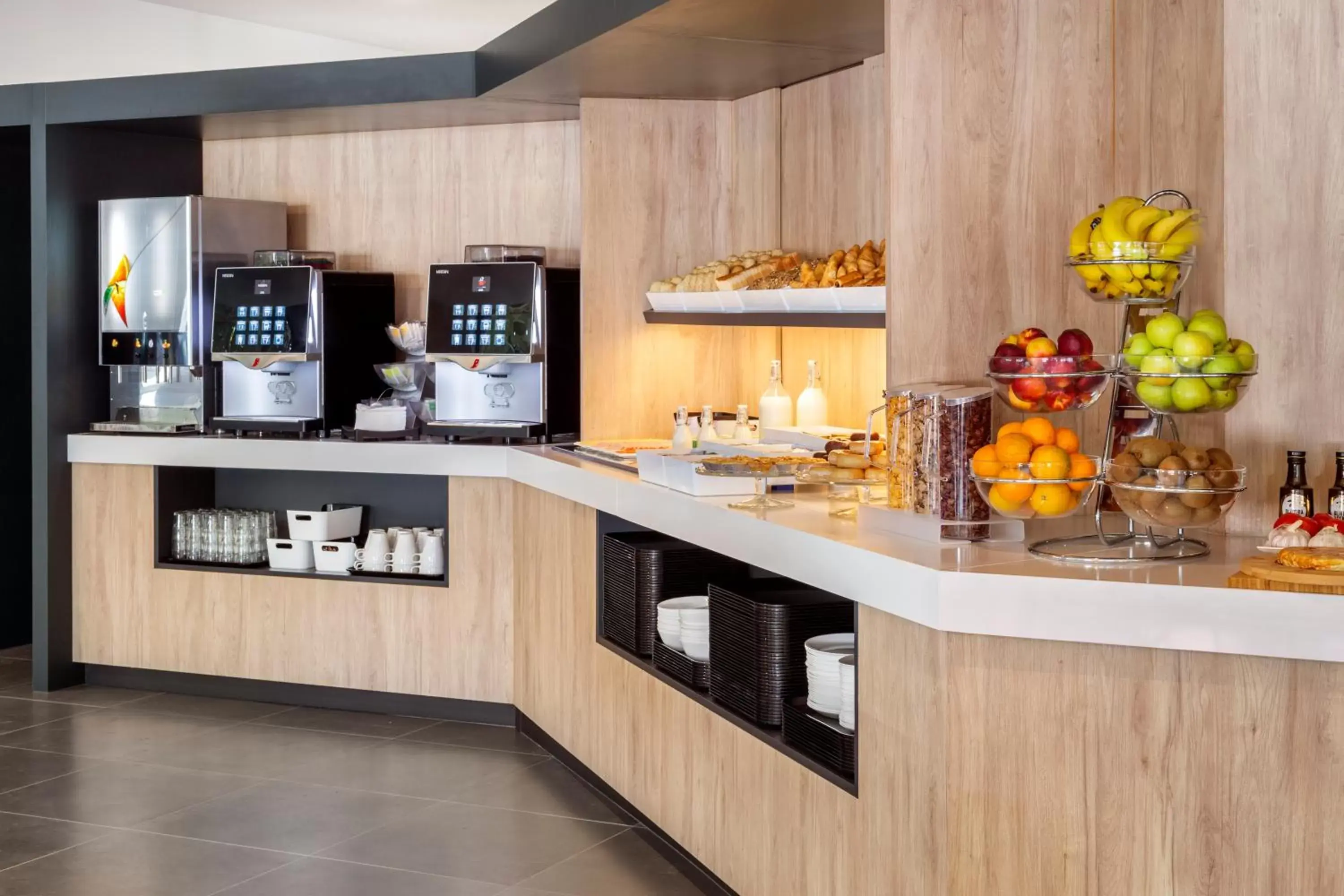 Coffee/tea facilities in B&B HOTEL Lisboa Montijo