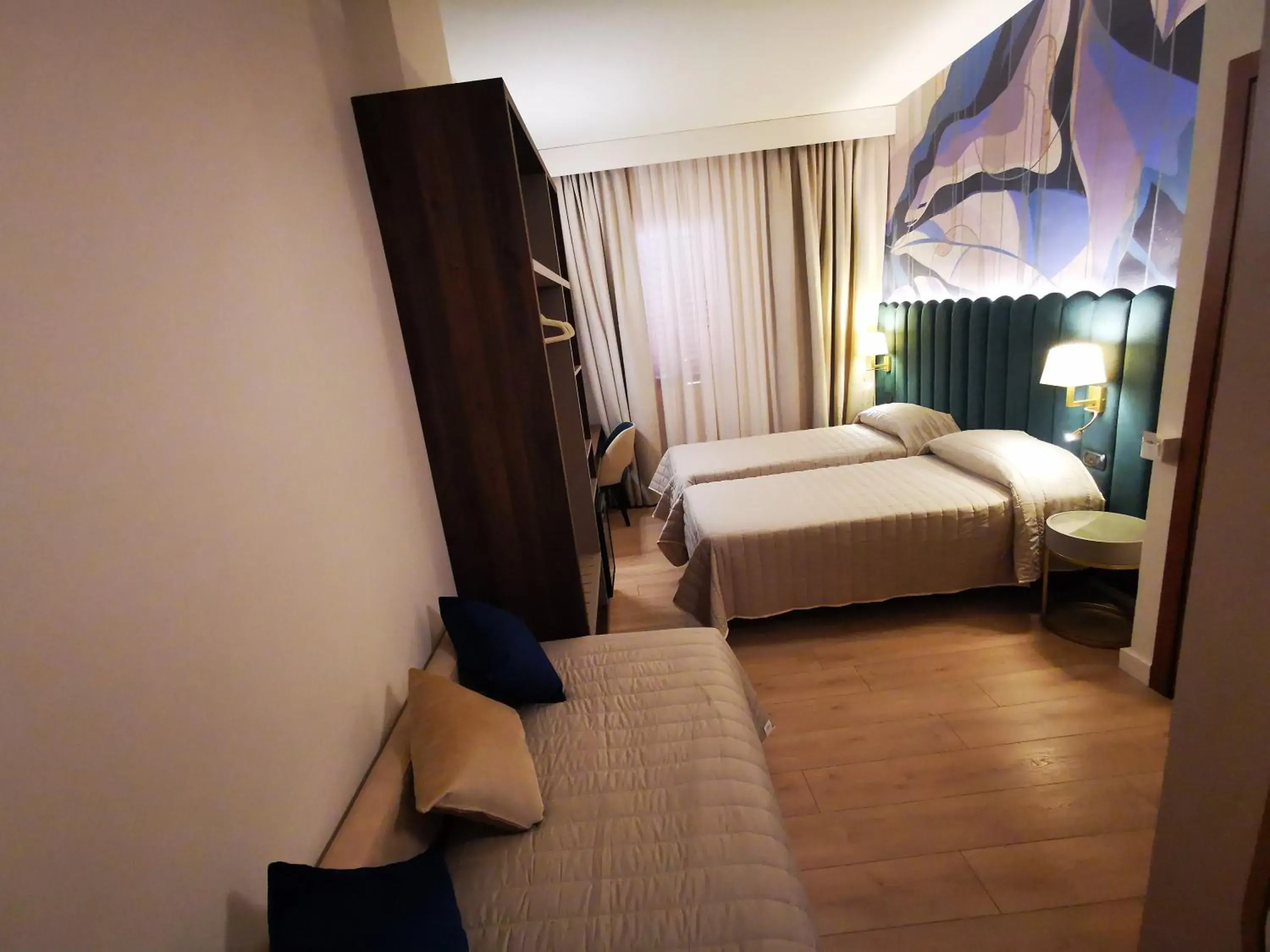 Bedroom, Bed in Hotel Balcony