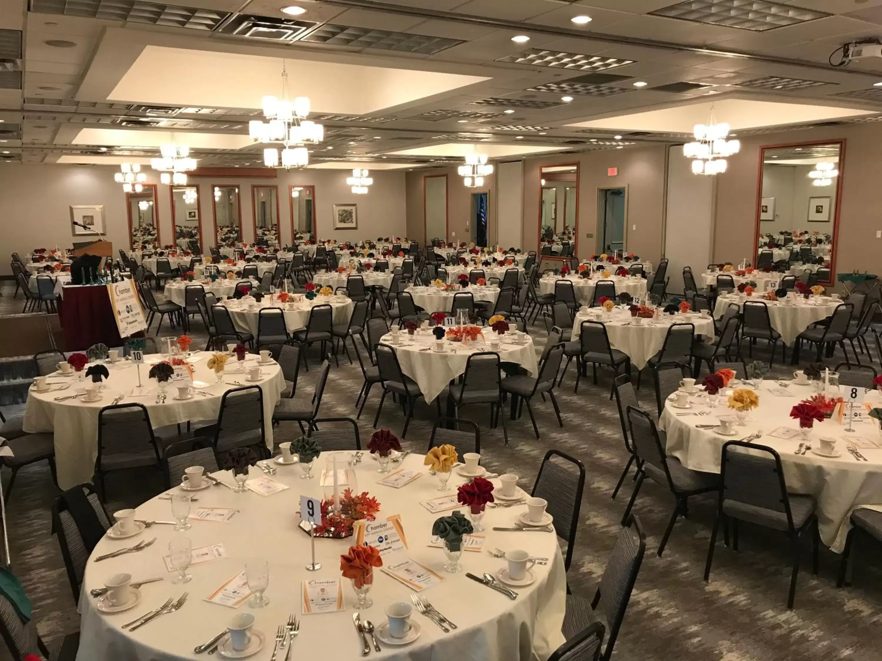 Banquet/Function facilities, Restaurant/Places to Eat in Holiday Inn Martinsburg, an IHG Hotel