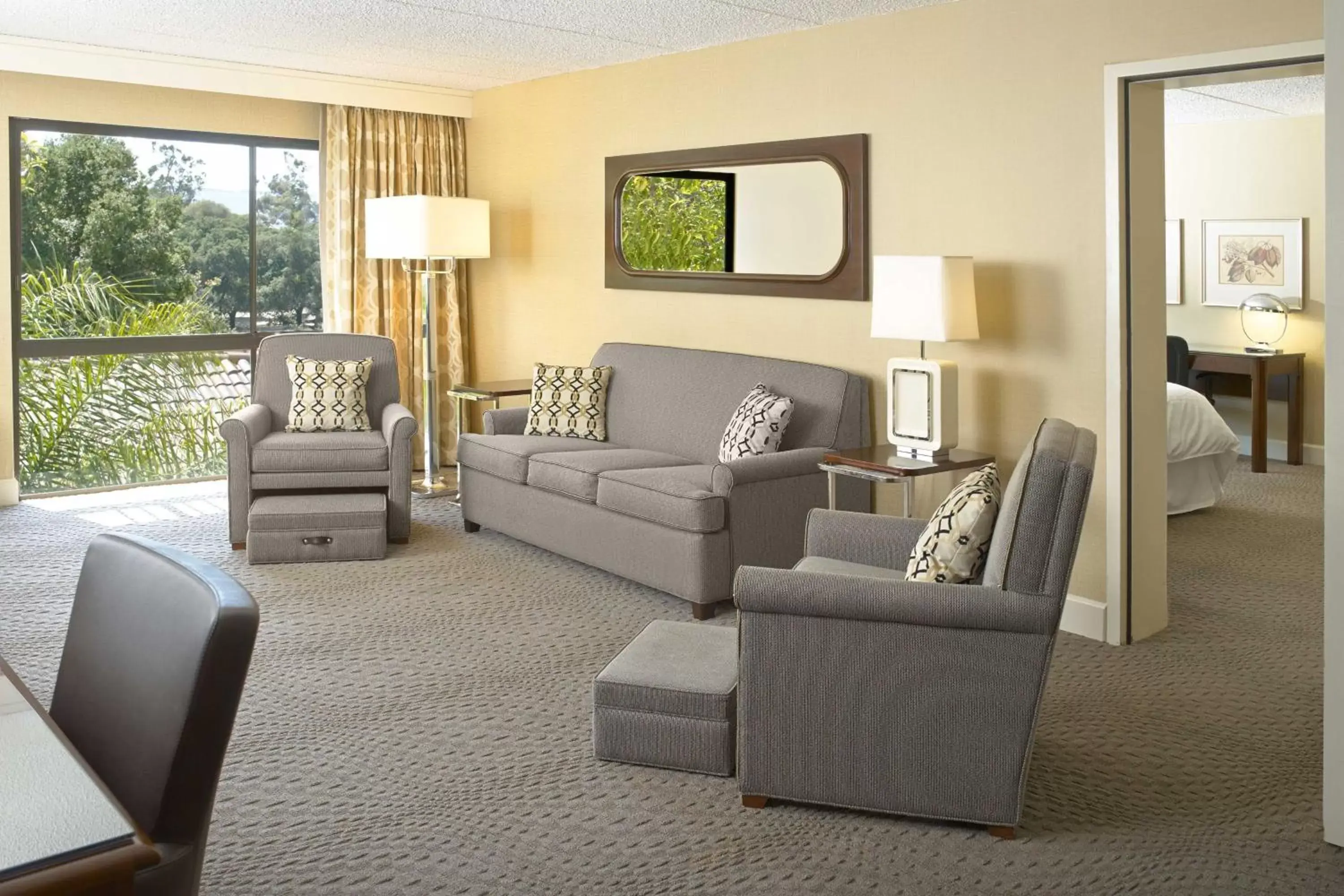 Living room, Seating Area in Sheraton Palo Alto Hotel