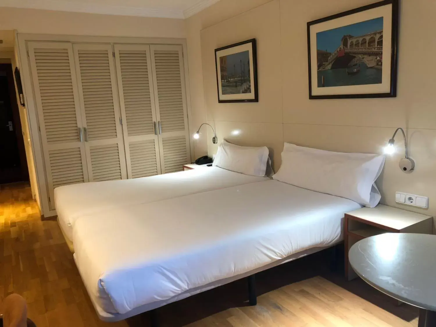 Photo of the whole room, Bed in Hotel Urpí
