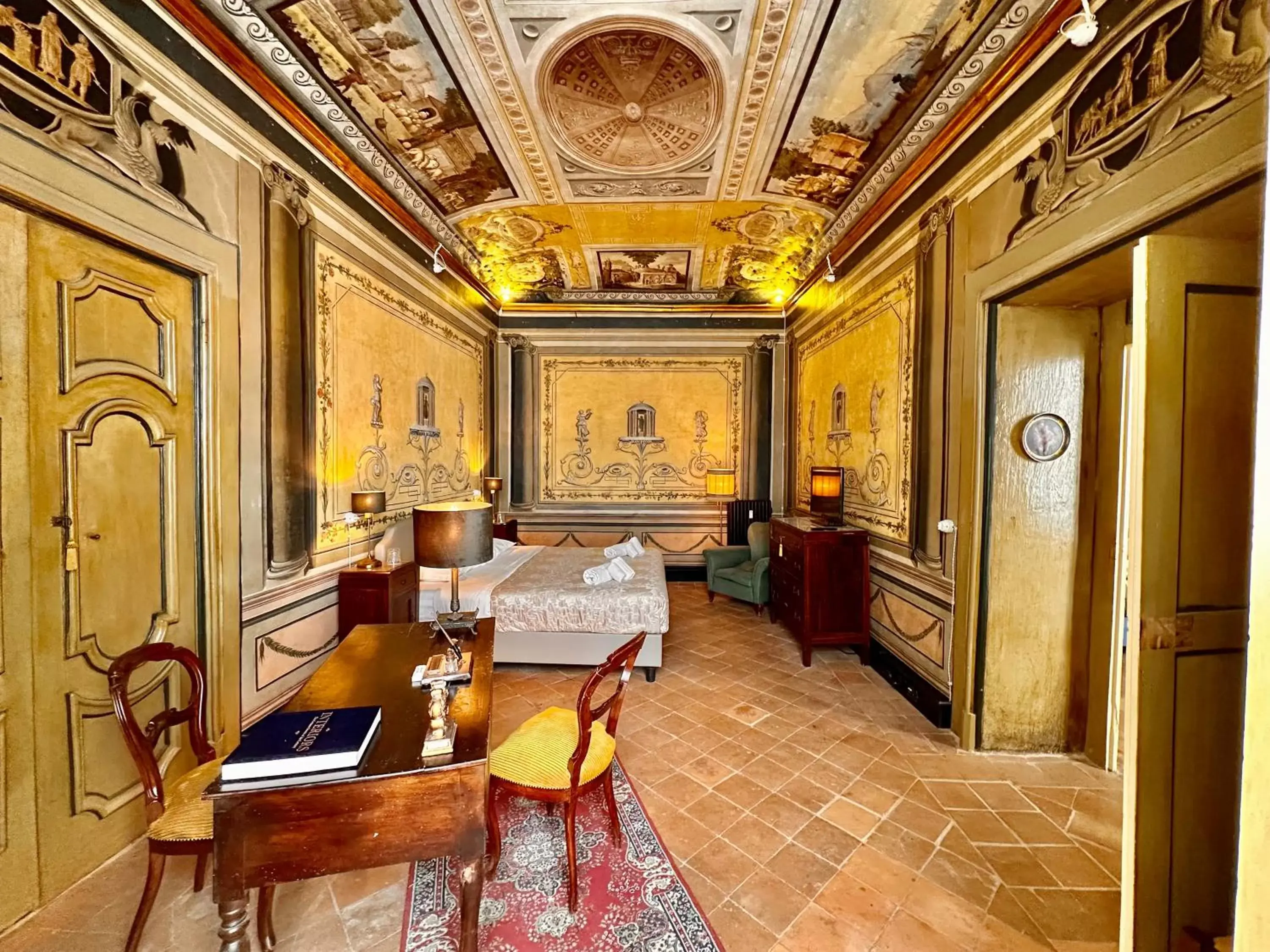 Bedroom, Lobby/Reception in Casa Santangelo Suites