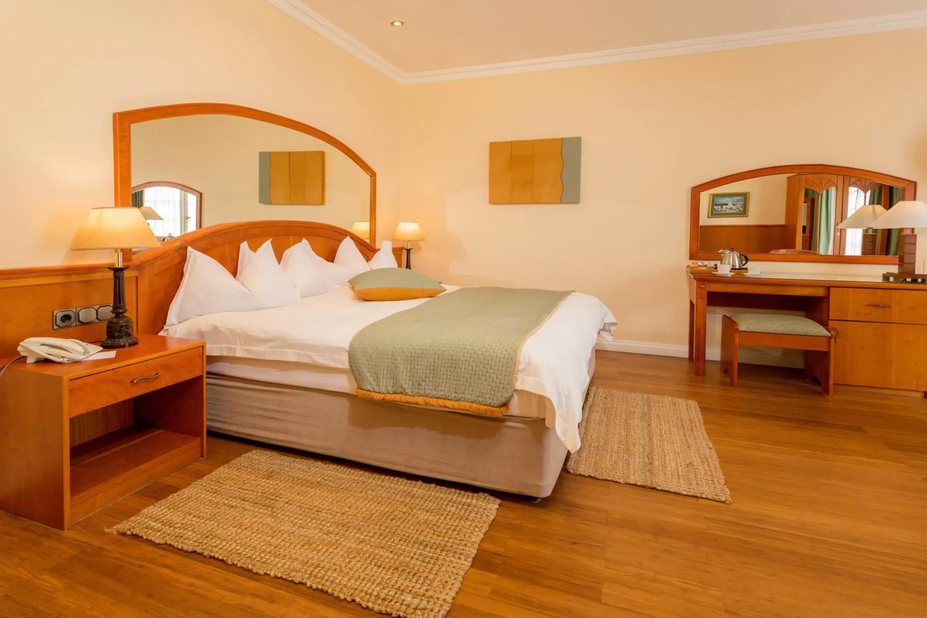 Bedroom, Bed in Hansa Hotel Swakopmund