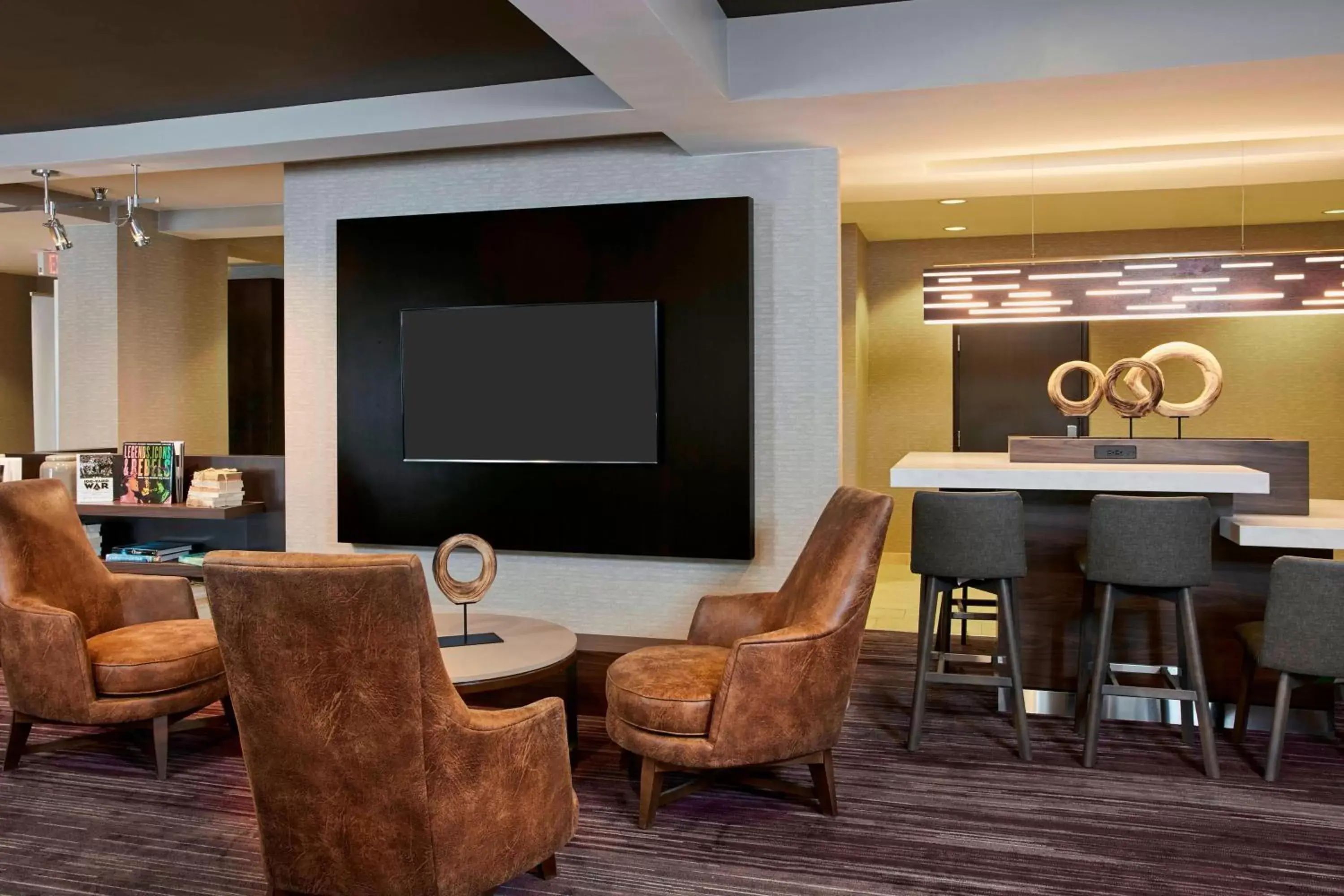 Lobby or reception, Seating Area in Courtyard by Marriott Detroit Pontiac/Auburn Hills