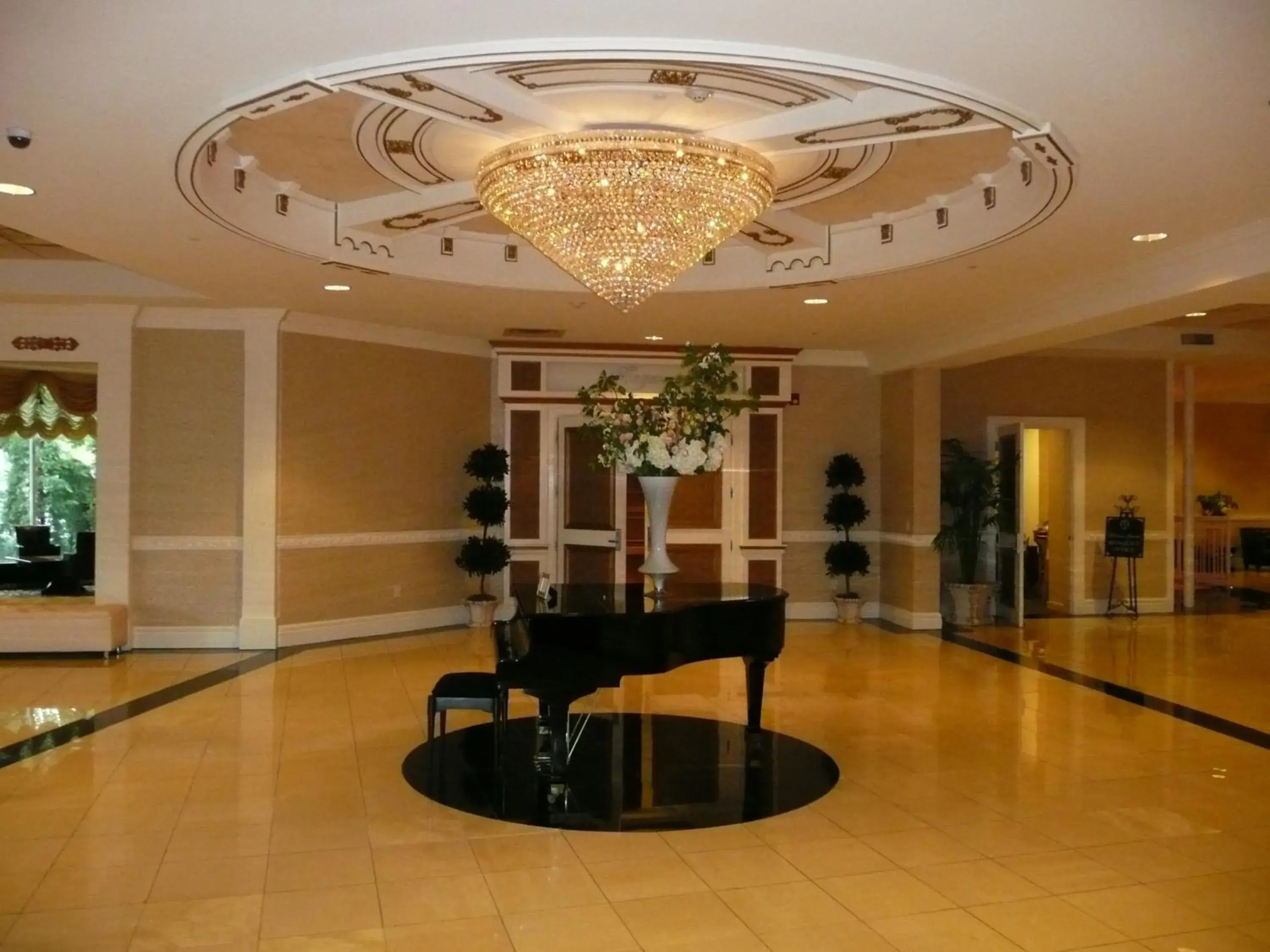 Banquet/Function facilities, Lobby/Reception in The Wilshire Grand Hotel