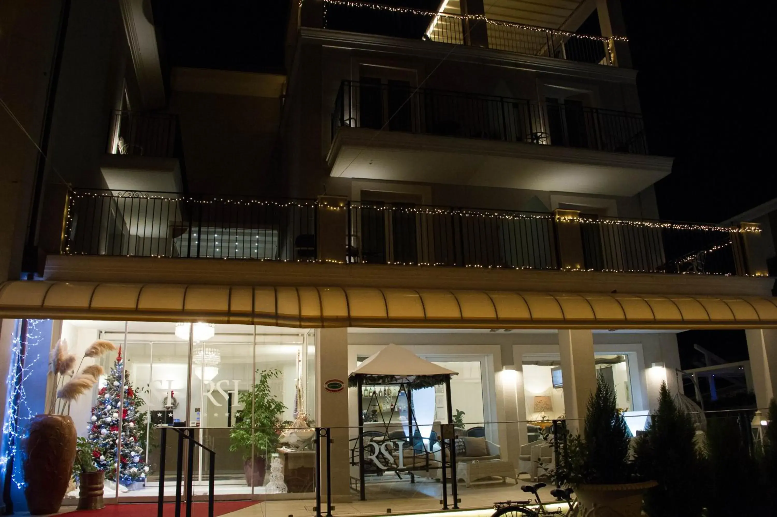 Facade/entrance, Property Building in Rimini Suite Hotel