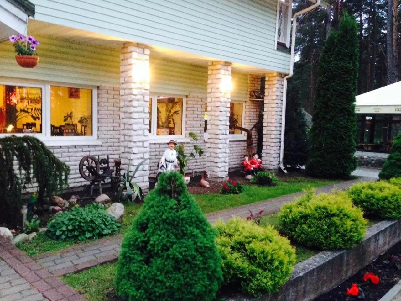 Restaurant/places to eat in El Arm El