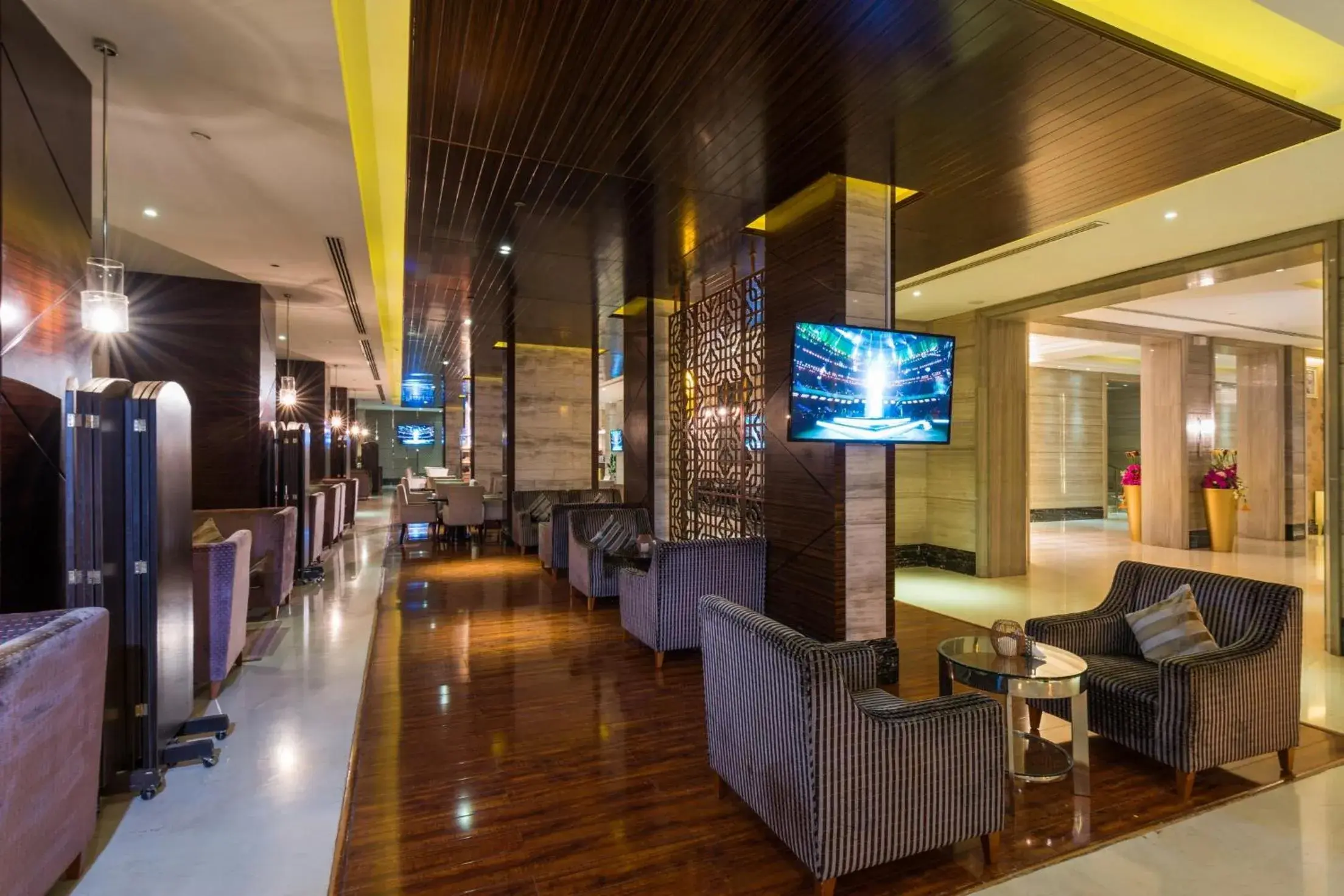 Lobby or reception, Lounge/Bar in Boudl Al Qasr