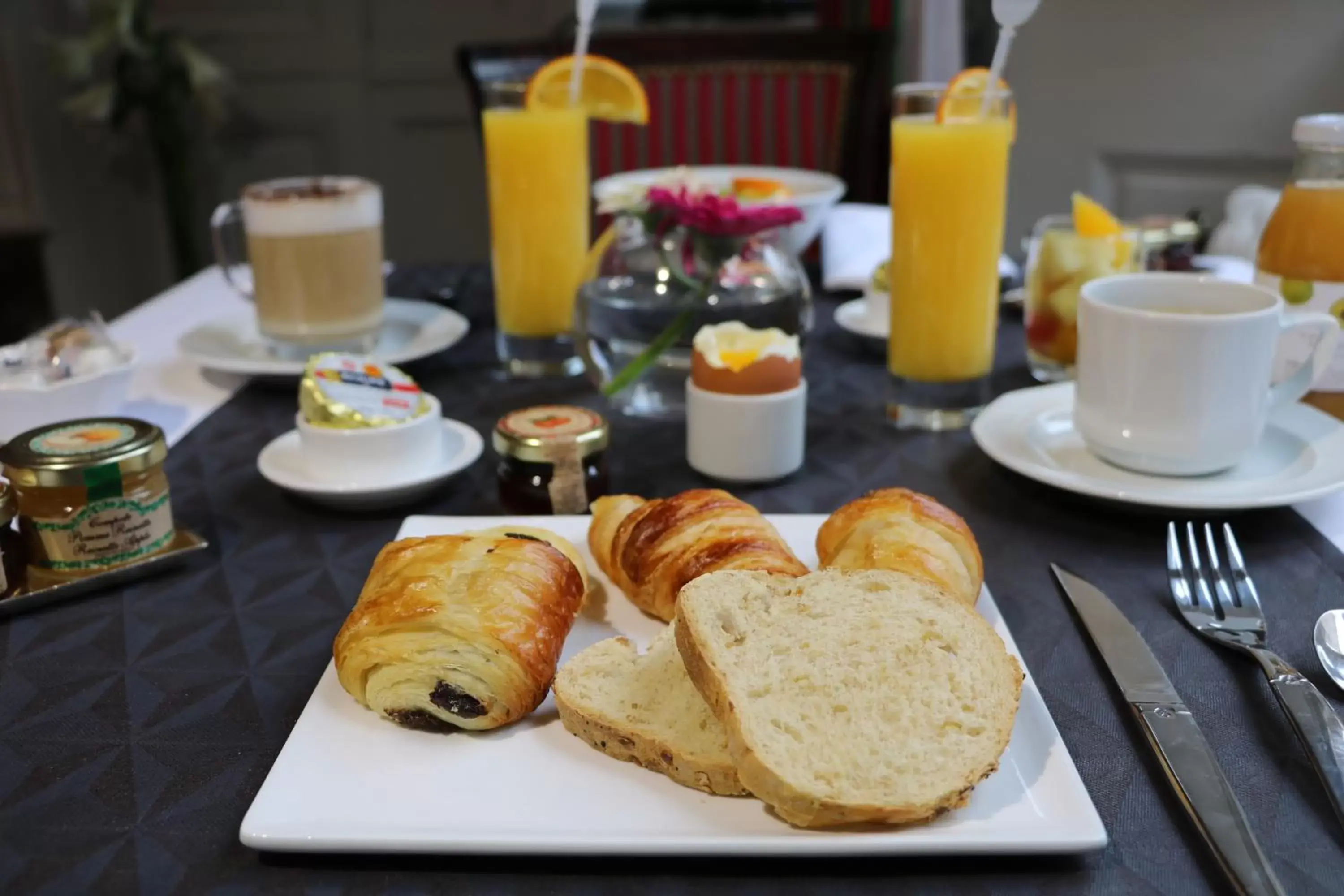 Breakfast in Hotel D'haussonville