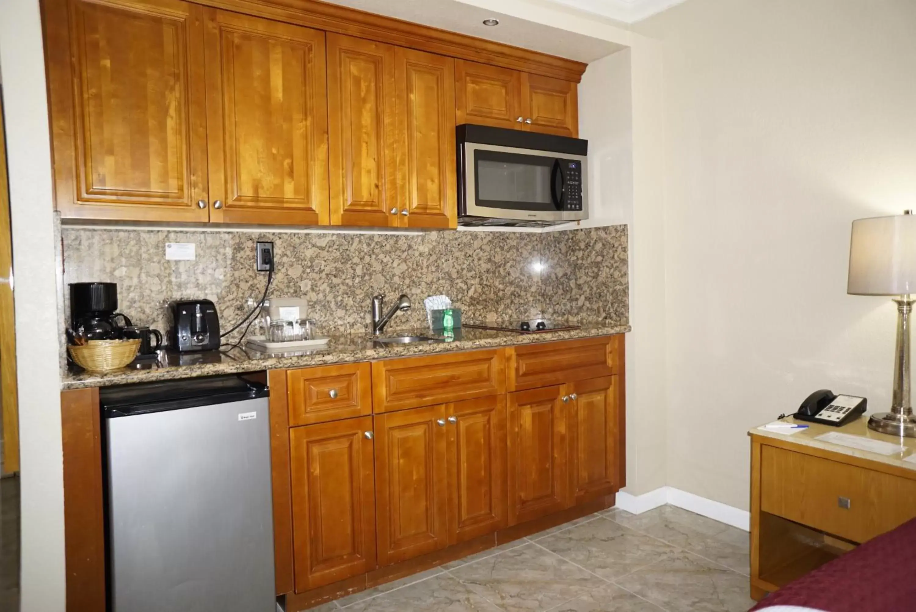 Kitchen or kitchenette, Kitchen/Kitchenette in Ocean Sky Hotel & Resort