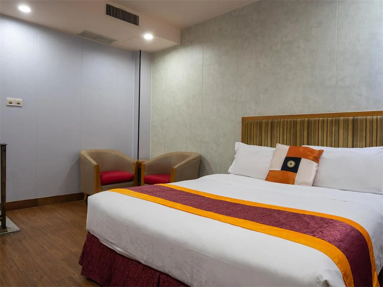 Bed in Guangzhou The Royal Garden Hotel