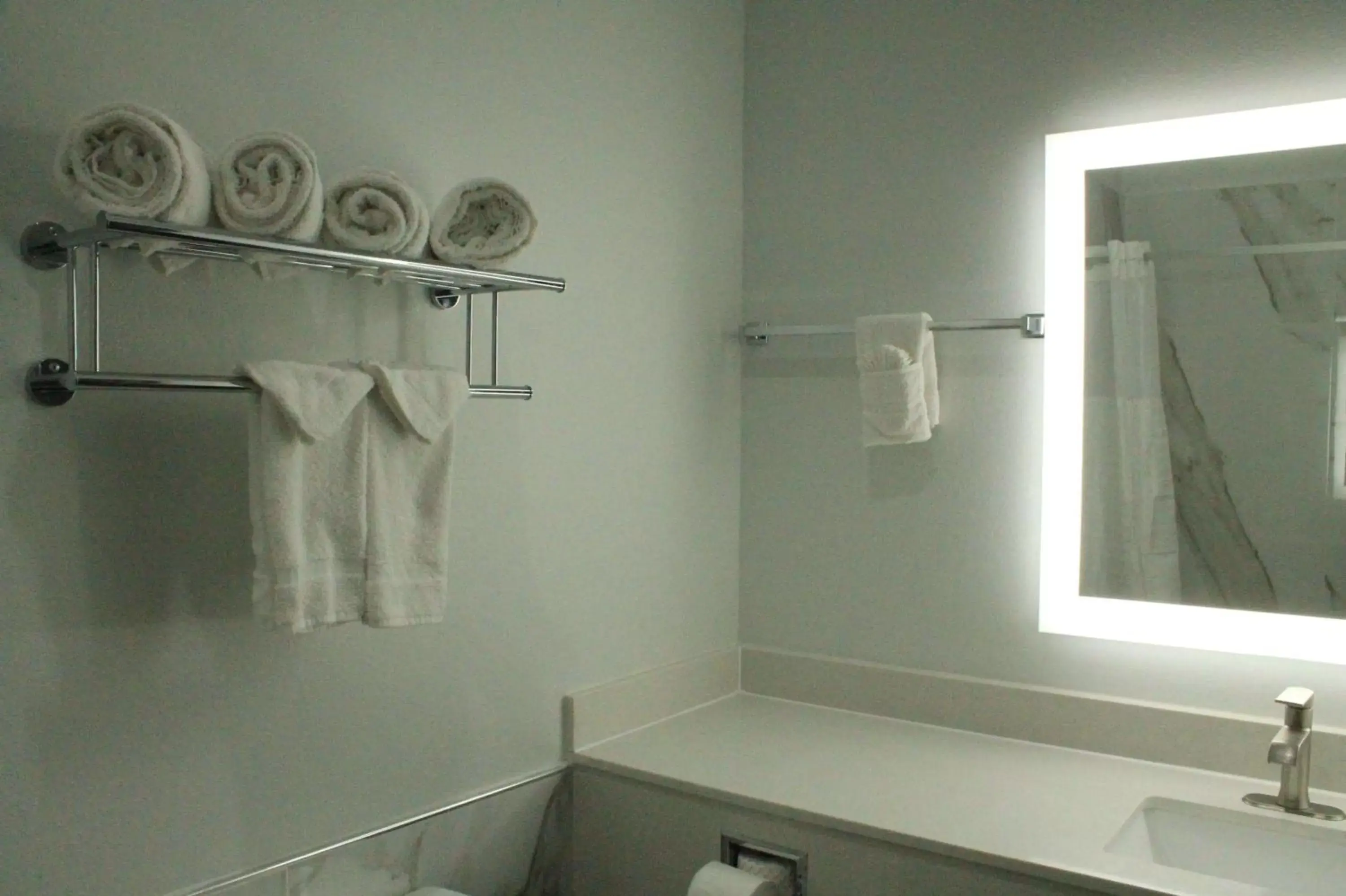 King Room - Disability Access - Non-Smoking in Studio 6 Katy, Tx King Room - Disability Access - Non-Smoking in Studio 6 Katy, Tx