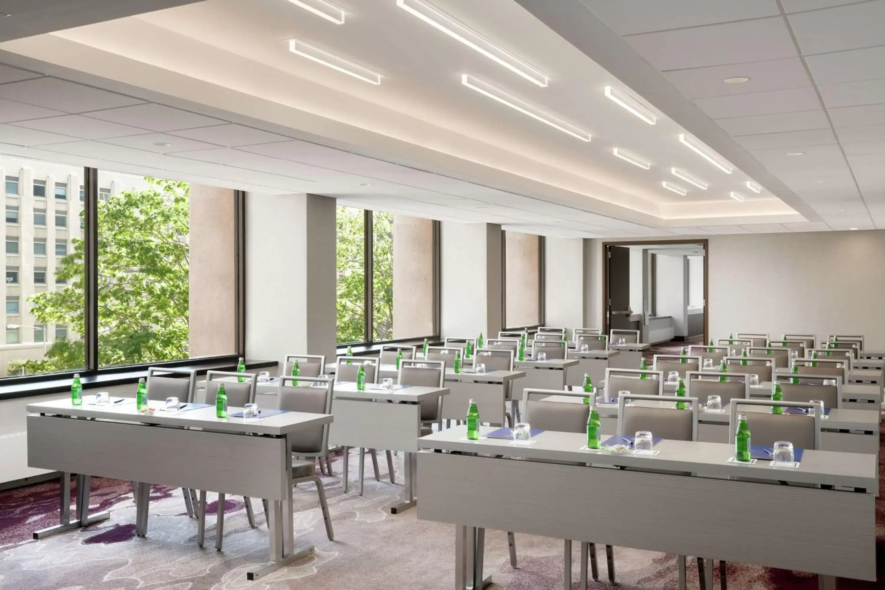 Meeting/conference room, Restaurant/Places to Eat in Hilton Washington DC National Mall The Wharf
