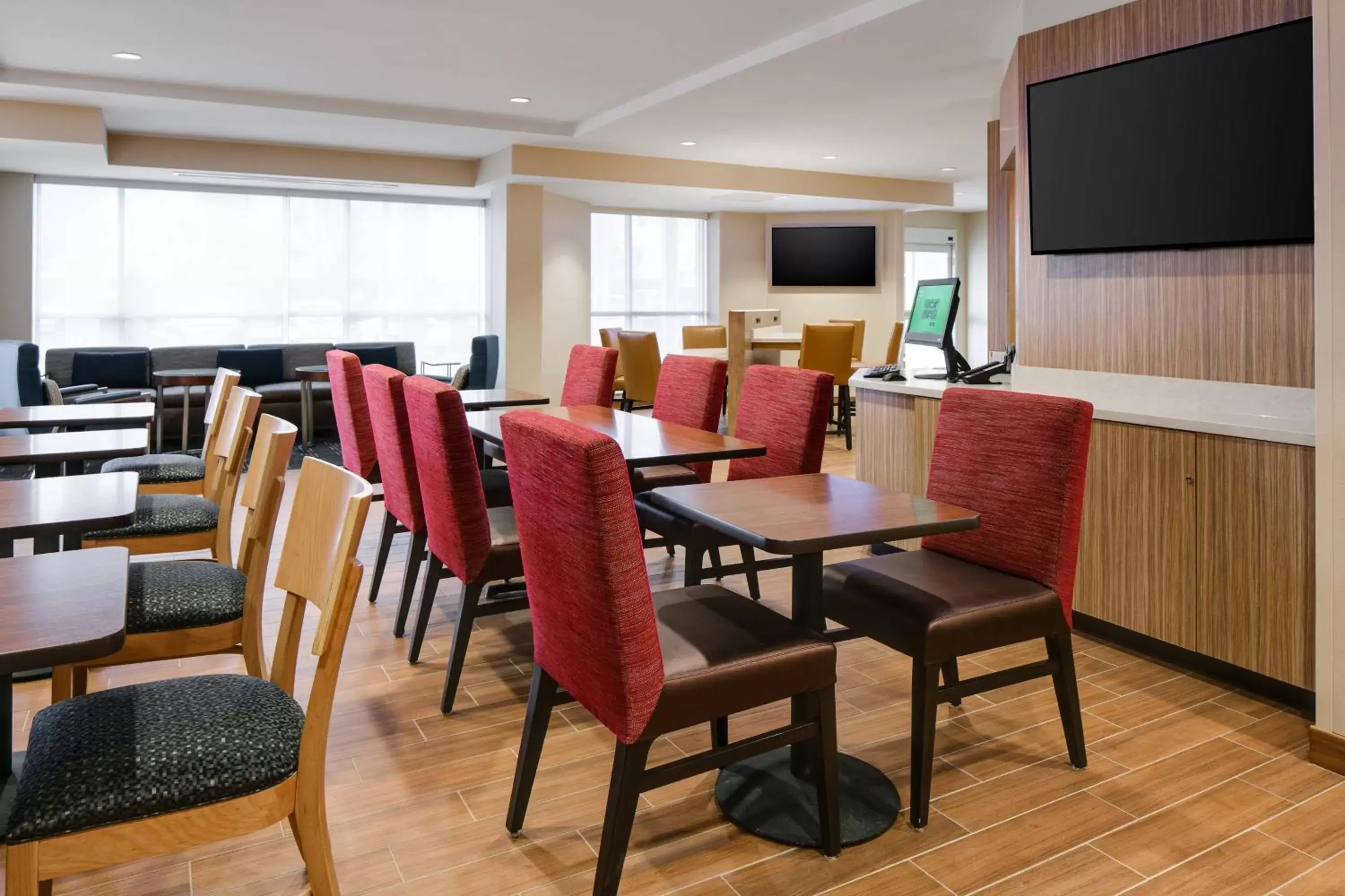 Breakfast, Restaurant/Places to Eat in TownePlace Suites by Marriott Kansas City Airport