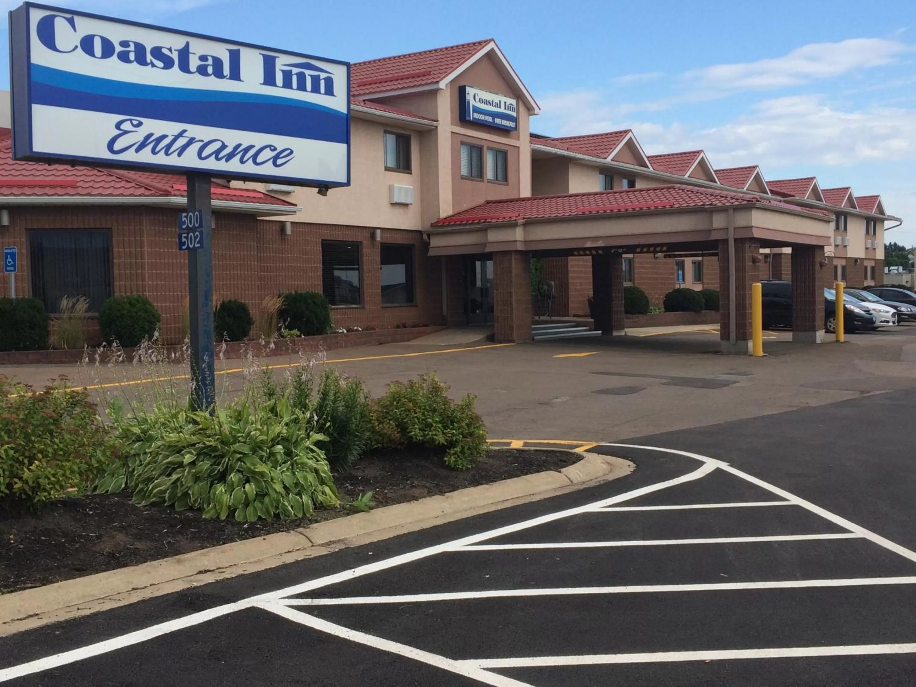Facade/entrance in Coastal Inn Moncton/ Dieppe