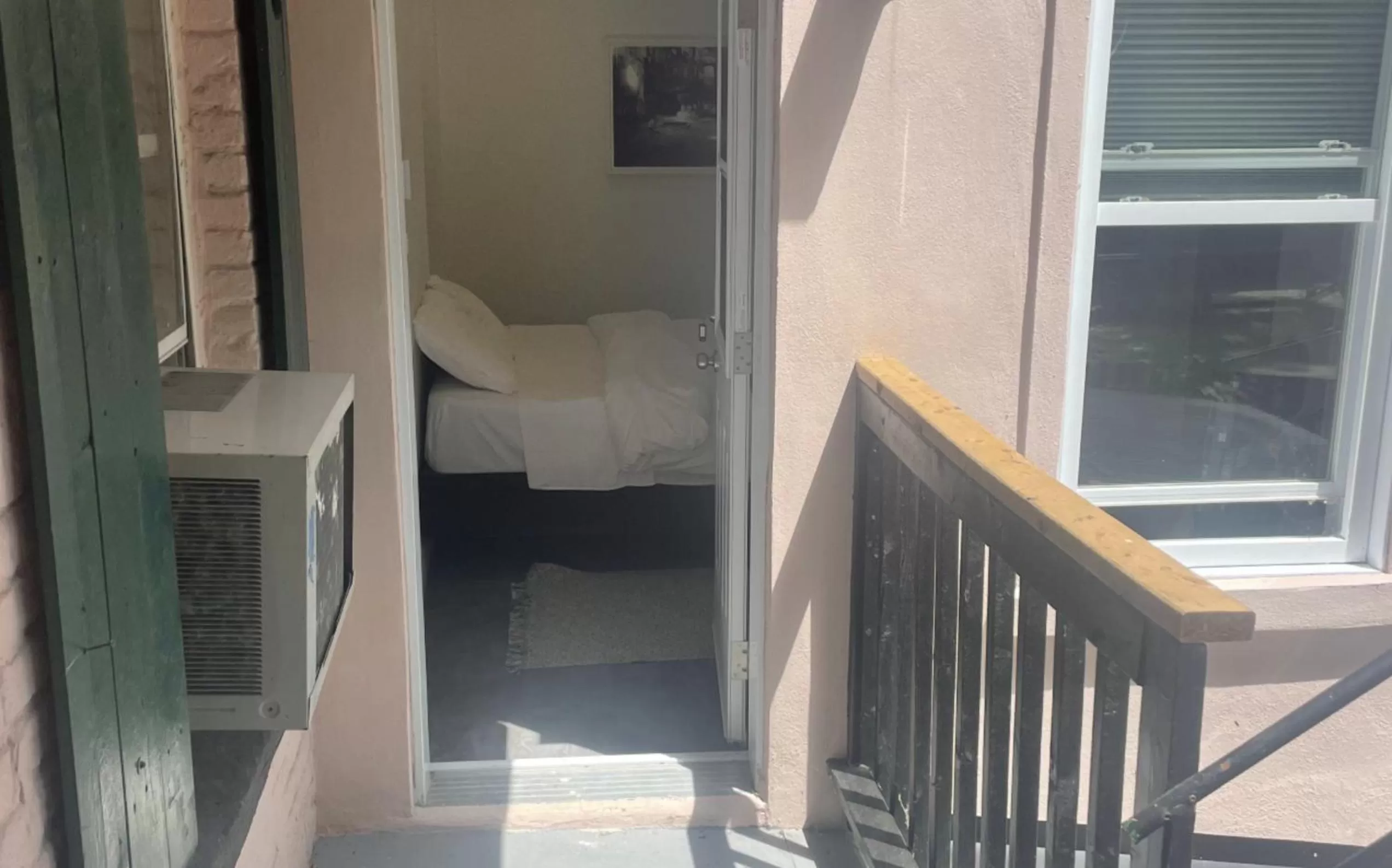 Facade/entrance, Bed in L'Hotel Particulier Griffintown