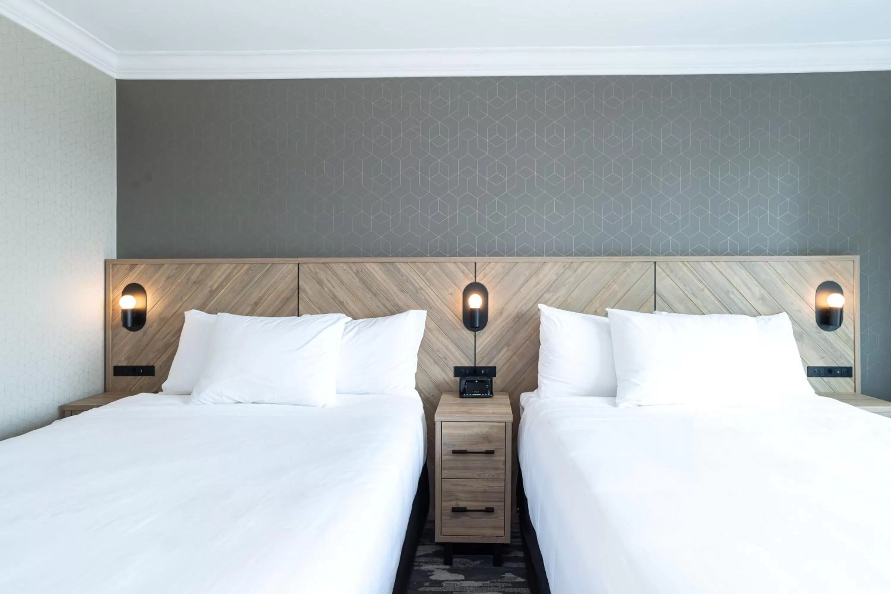 Photo of the whole room, Bed in Sandman Hotel Vancouver Downtown