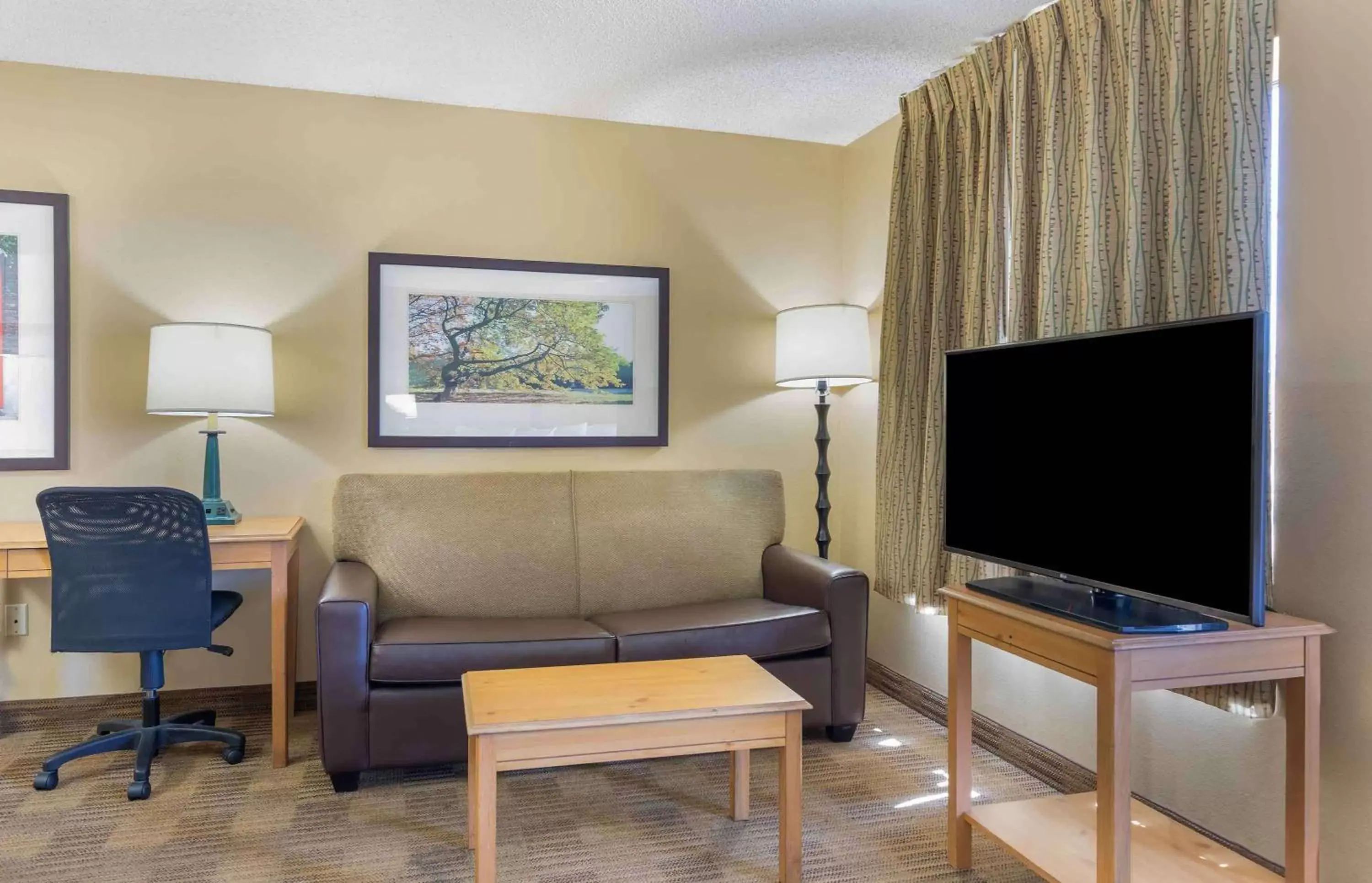 Bedroom, Seating Area in Extended Stay America Suites - Los Angeles - Torrance - Del Amo Circle