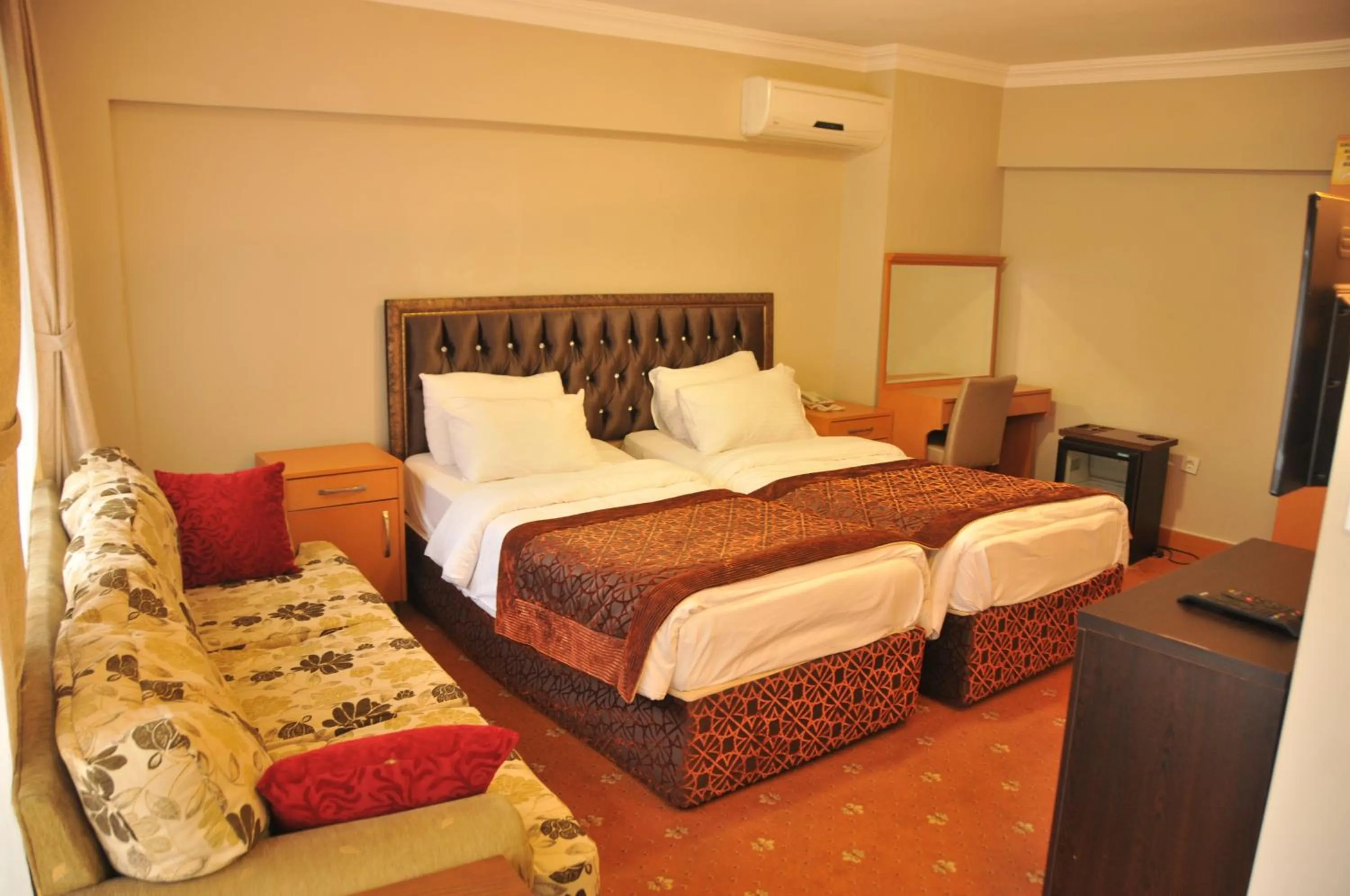 Photo of the whole room in Palace Point Hotel