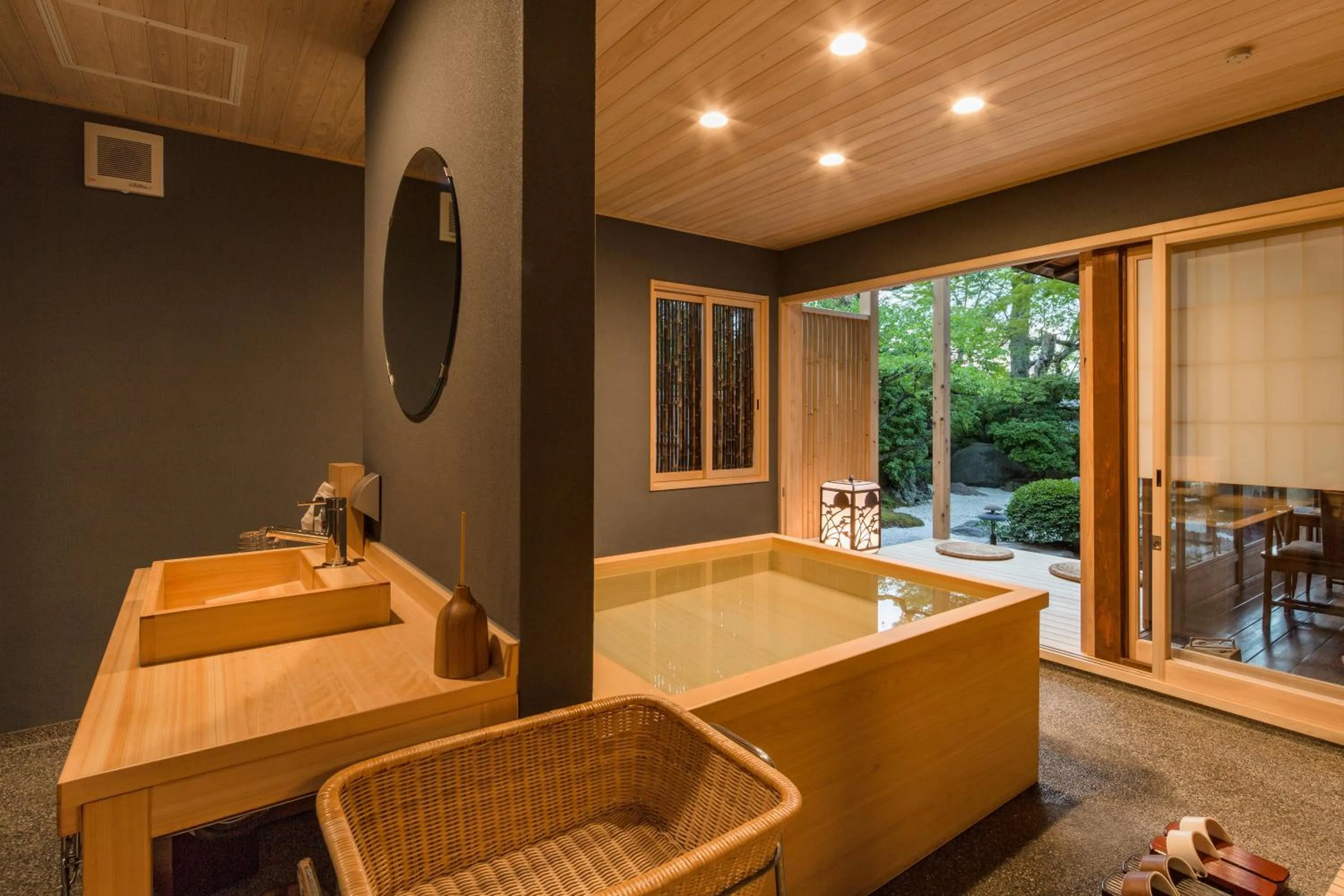 Hot Tub in Kyoto Nanzenji Ryokan Yachiyo Established in 1915