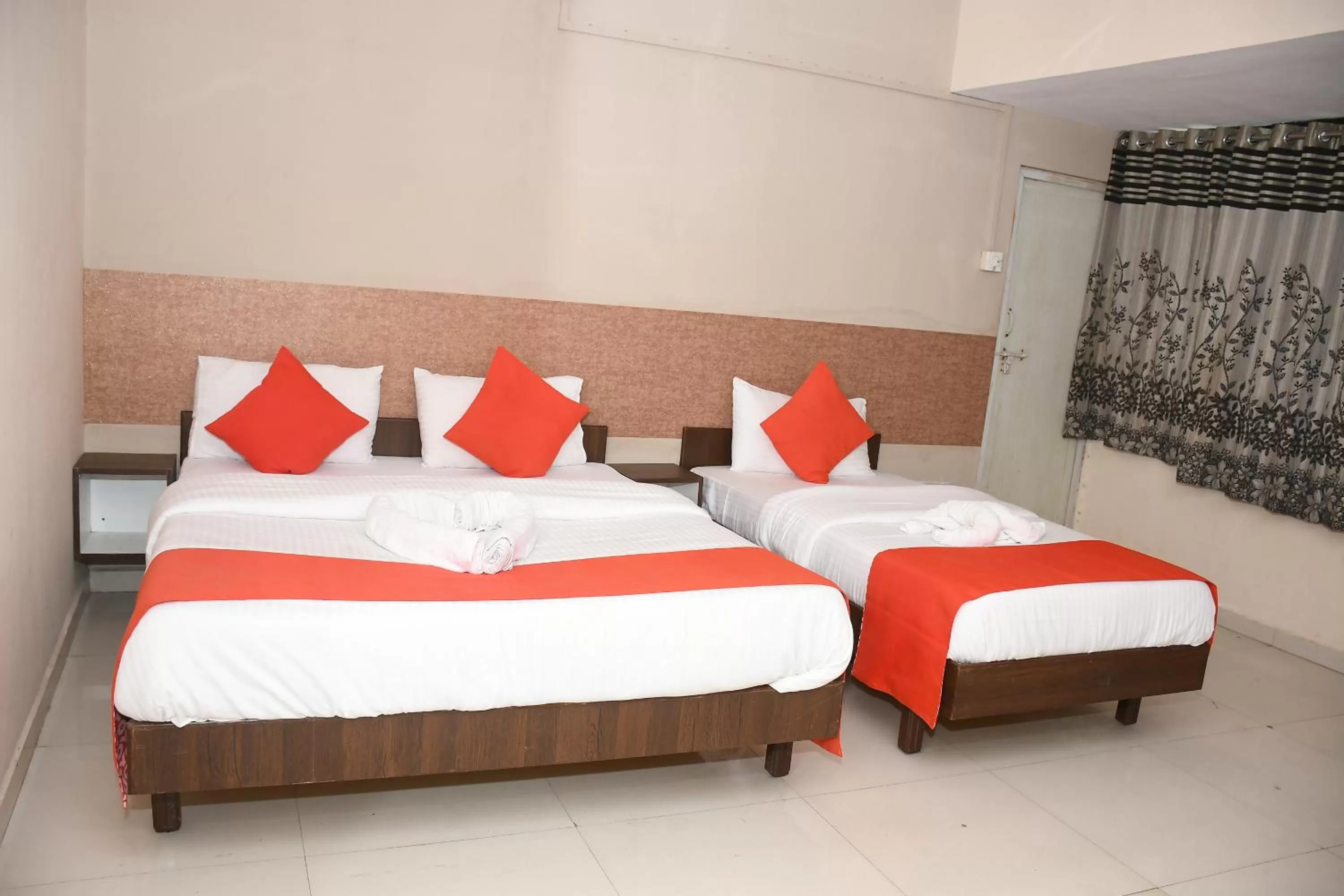 Bed in Hotel Nawanagar Residency