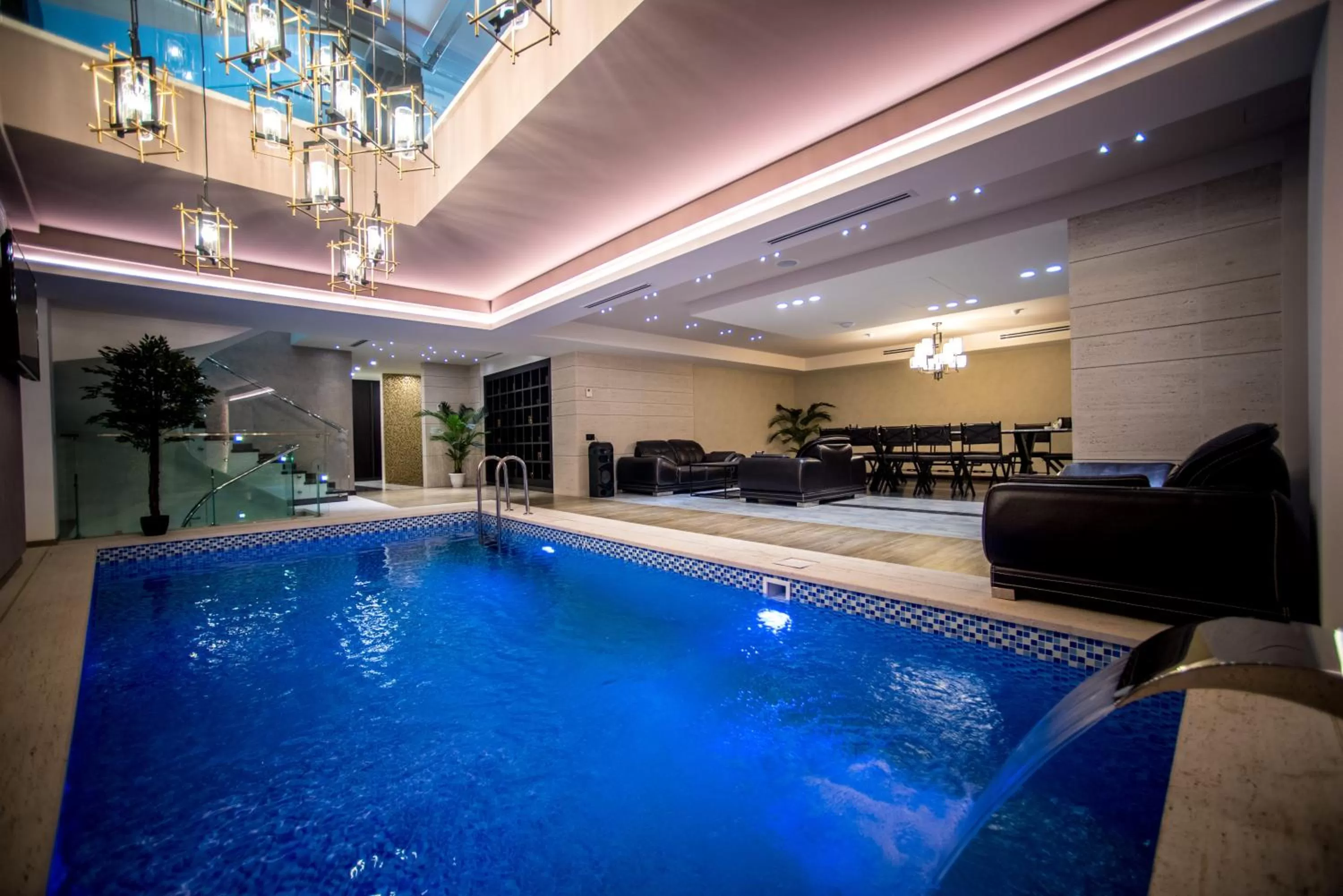 Swimming pool in Aghababyan's Hotel