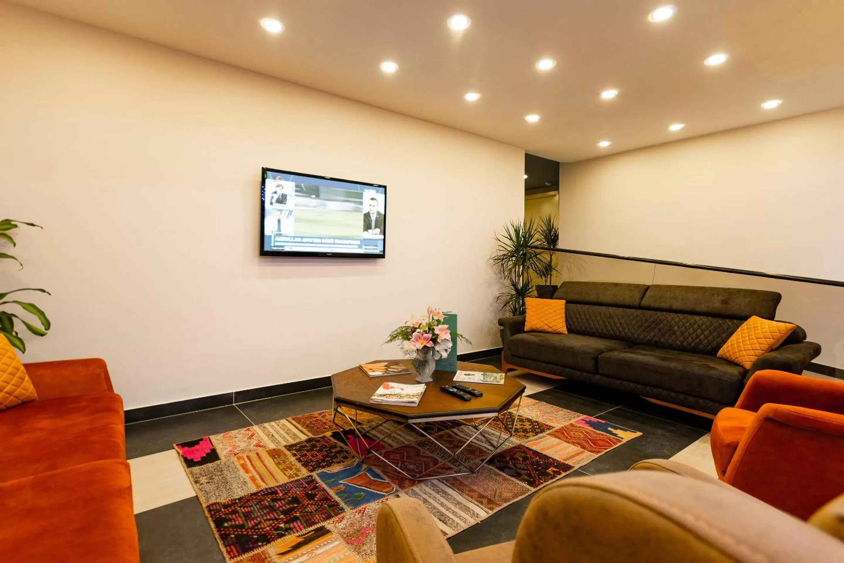TV and multimedia in Antusa Design Hotel & Spa