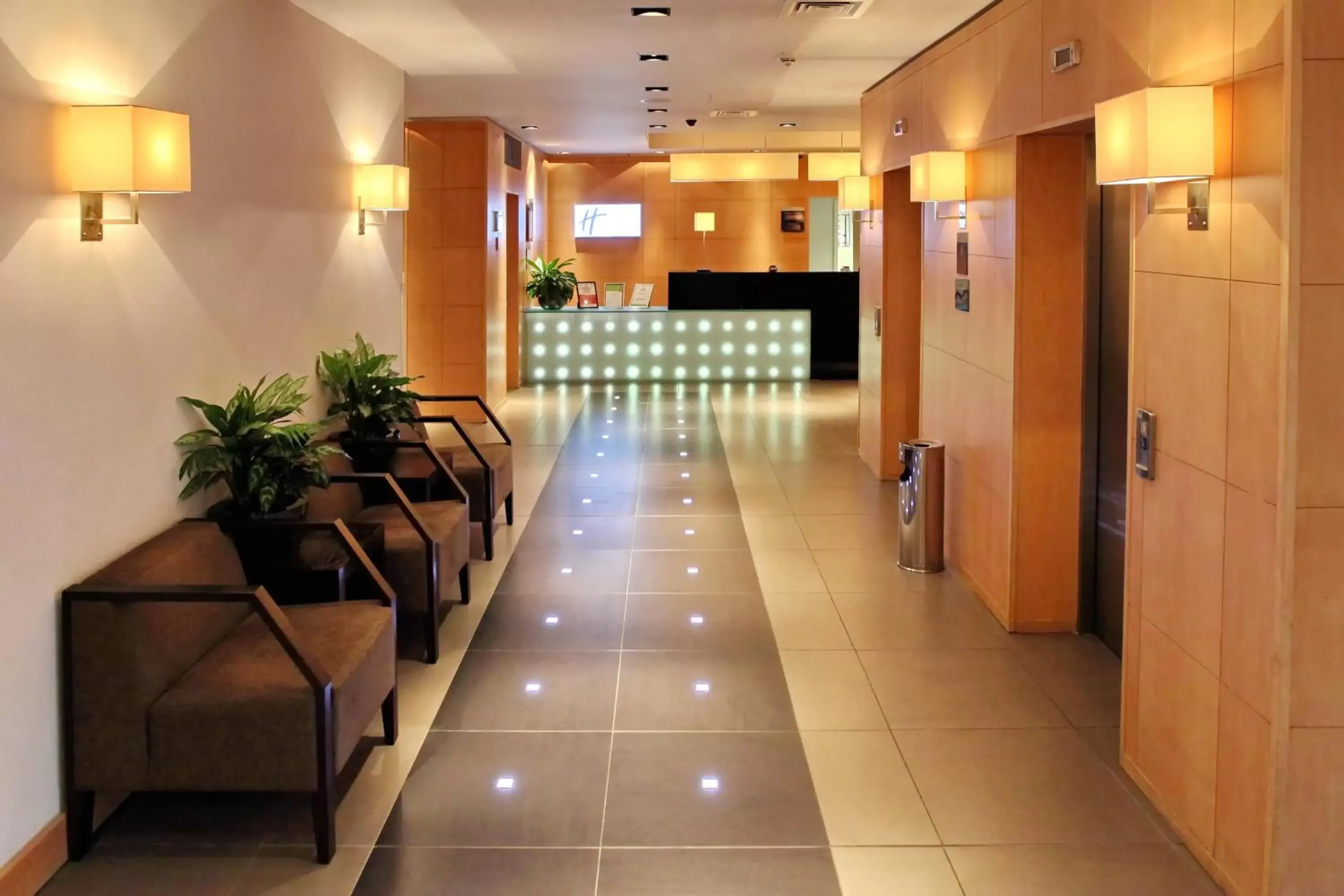 Property building, Lobby/Reception in Holiday Inn Express Birmingham Redditch, an IHG Hotel