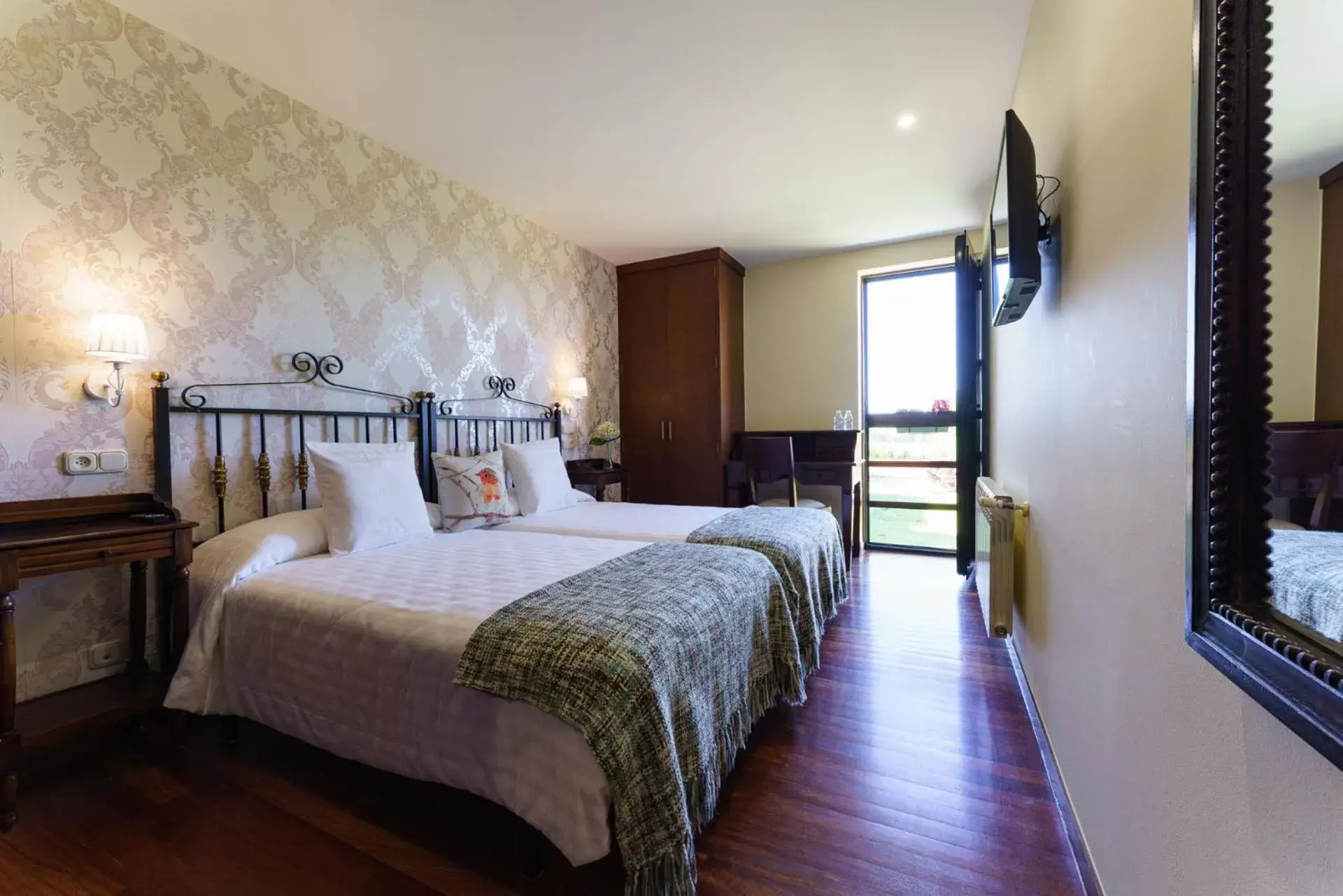 Photo of the whole room, Bed in Lar da Mota Boutique Hotel