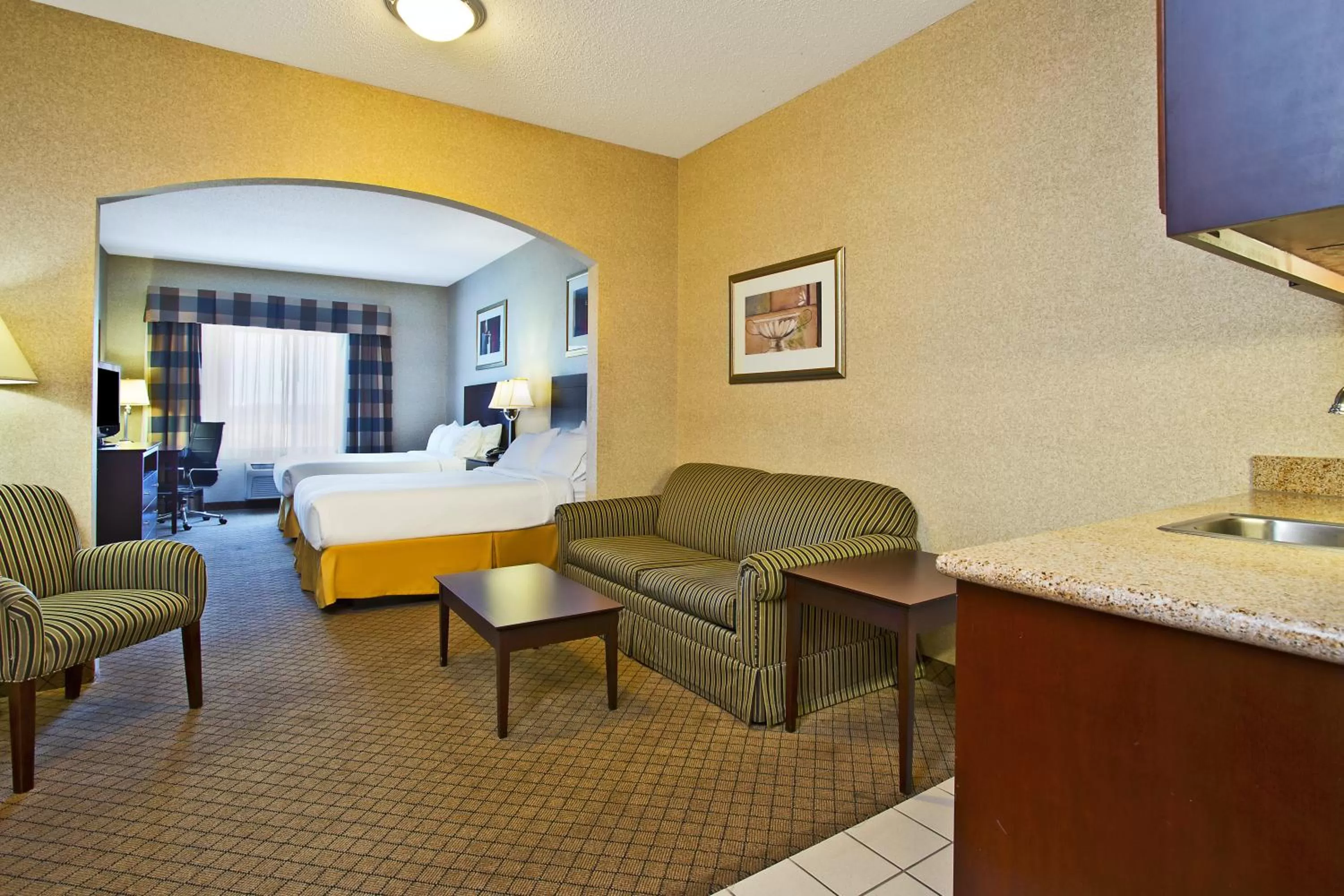 Bedroom in Holiday Inn Express Hotel & Suites Anderson by IHG